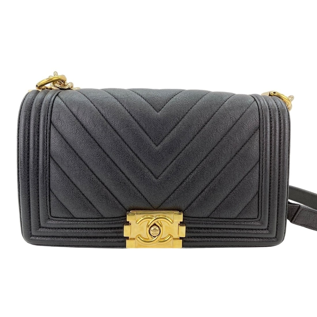 Chanel Boy M Shoulder Bag, Black: --- Catalog ---Category: SizeSize (HxWxD): 15cm x 25cm x 9cm / 5.9'' x 9.84'' x 3.54''Category: DesignType: Shoulder bagColor: BlackGender: WomenCategory: GeneralLine: Boy ChanelBrand: Chanel--- Item 