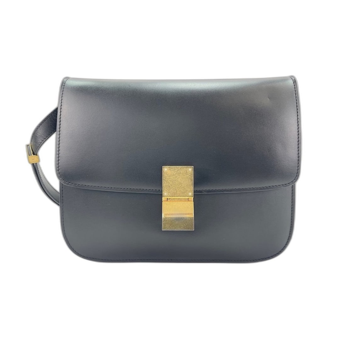 Celine Classic Box Shoulder Bag, Black: --- Catalog ---Category: SizeSize (HxWxD): 19cm x 24cm x 5cm / 7.48'' x 9.44'' x 1.96''Category: DesignType: Shoulder bagColor: BlackGender: WomenCategory: GeneralBrand: Celine--- Item List ---Section