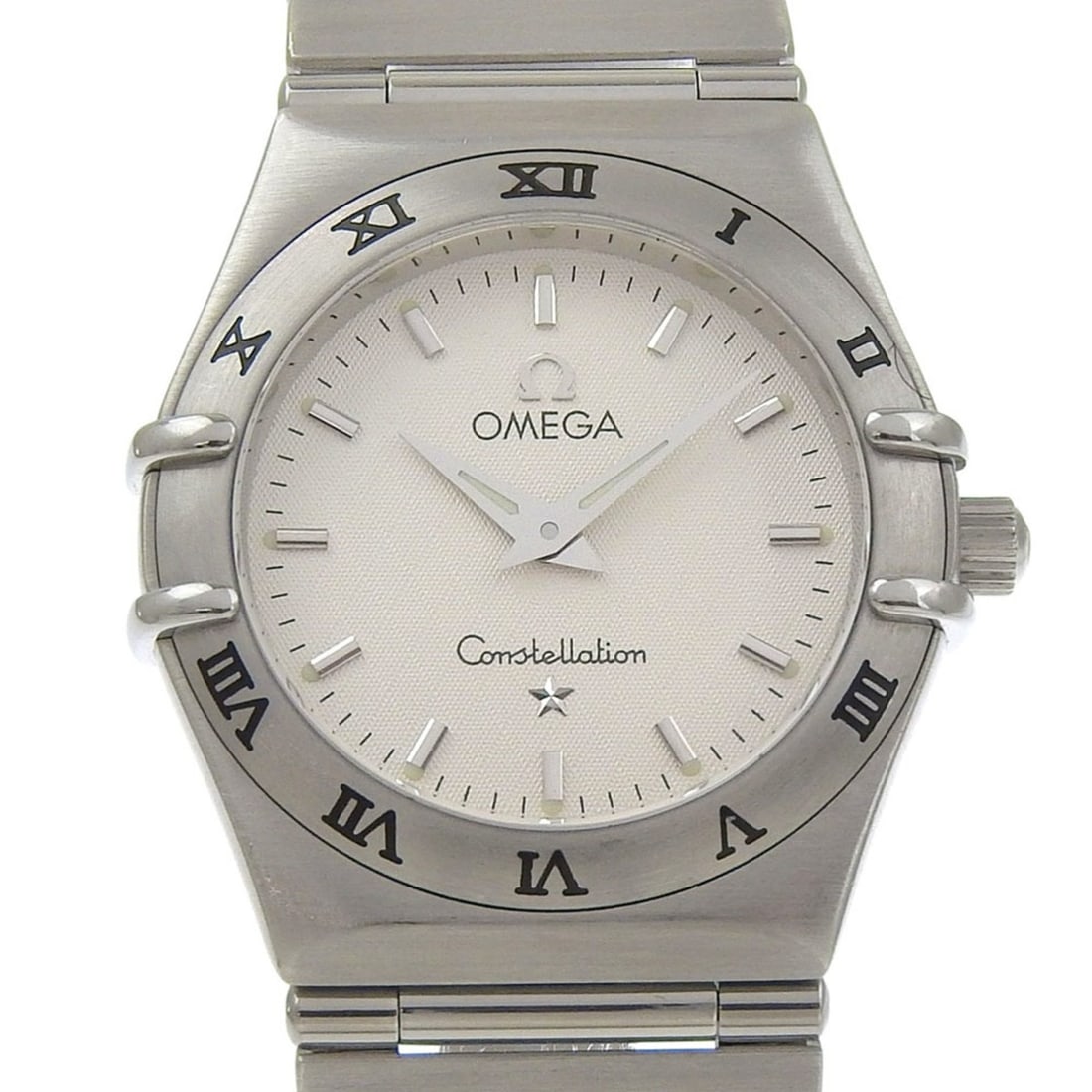 Omega Constellation Mini Watch 1562.30, Stainless Steel, 1998, Quartz, Analog Display, White Dial,: --- Catalog ---Category: SizeWrist Size: 15cm / 5.9''Case Diameter: 25.5mm / 1''Category: DesignType: WristwatchGender: WomenColor (Dial): WhiteMaterial (Band): Stainless steelMaterial (Case): Stainle