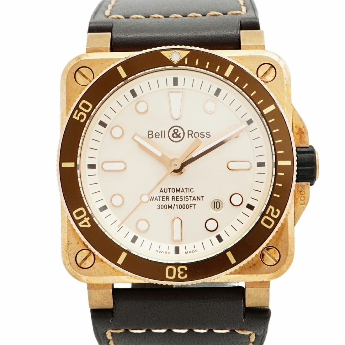 Bell & Ross Diver White Bronze BR0392-D-WH-BR SCA Silver Dial Men's Watch: --- Catalog ---Category: SizeWrist Size: 19.5cm / 7.67''Case Diameter: 43mm / 1.69''Category: DesignType: WristwatchGender: MenColor (Dial): SilverMaterial (Band): LeatherCategory: GeneralMPN: BR0392-