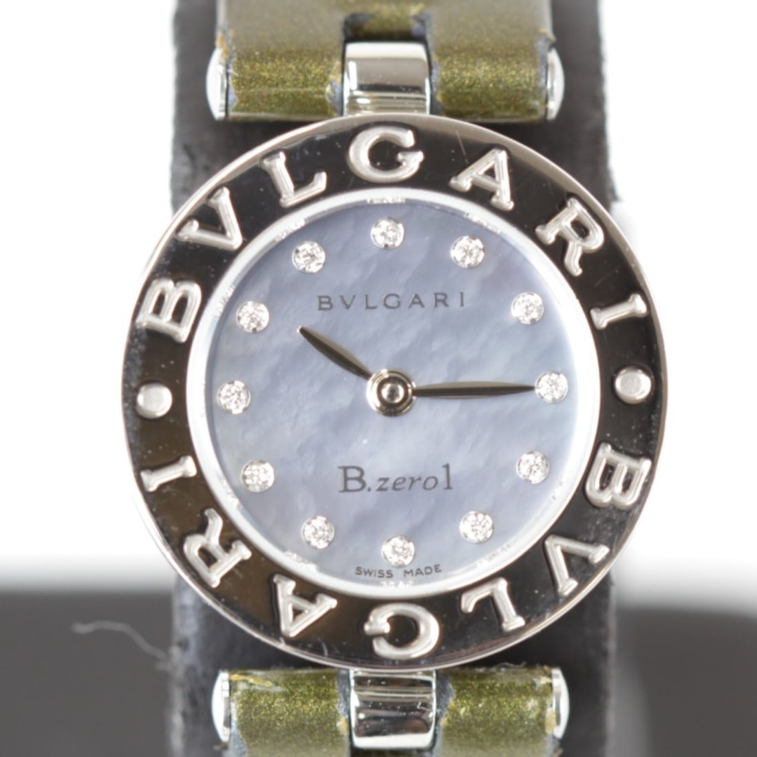BVLGARI B-zero1 BZ22S Quartz Women's Watch: --- Catalog ---Category: SizeWrist Size: 14.5cm / 5.7''Case Diameter: 27.5mm / 1.08''Category: DesignGender: WomenDisplay: AnalogColor (Dial): GreenMaterial (Band): Stainless steelMaterial (Case): Sta