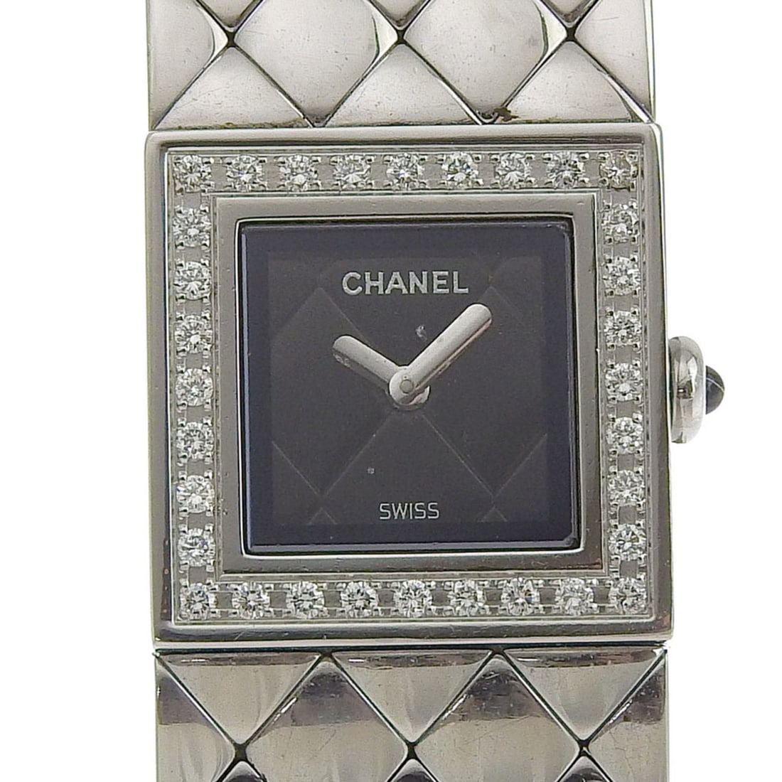 CHANEL Matelasse Watch Diamond Bezel H0489 Stainless Steel Quartz Analog Display Black Dial Women's: --- Catalog ---Category: SizeWrist Size: 14.5cm / 5.7''Case Diameter: 19mm / 0.75''Category: DesignType: WristwatchGender: WomenDisplay: AnalogColor (Dial): BlackMaterial (Band): Stainless steelMateri
