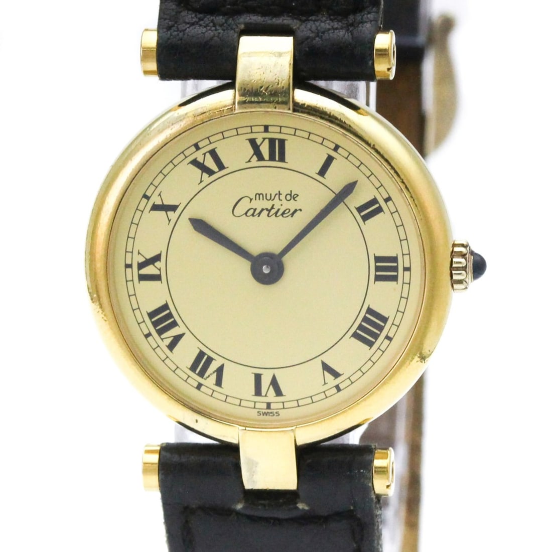 CARTIER Must Vendome Vermeil Gold Plated Quartz Ladies Watch 590004: --- Catalog ---Category: SizeCase Diameter: 24mm / 0.94''Category: DesignType: WristwatchStyle: Dress/FormalGender: WomenColor (Dial): IvoryMaterial (Band): LeatherMaterial (Case): Gold platedCategory