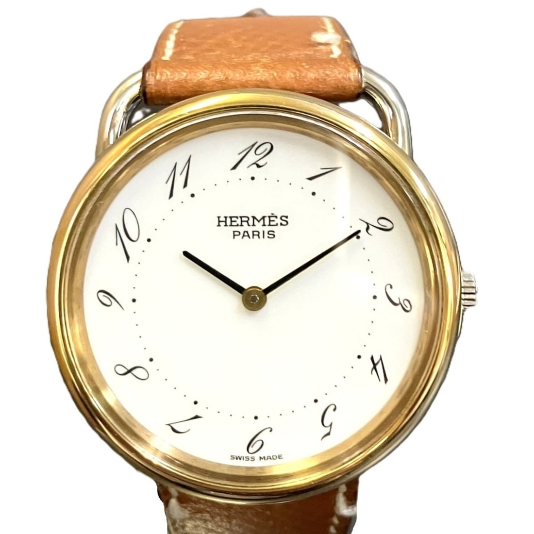 Hermes Arceau watch, total weight 28.9g, stainless steel, genuine leather strap, quartz movement,: --- Catalog ---Category: SizeWrist Size: 13cm - 17cm / 5.11'' - 6.69''Case Diameter: 30mm / 1.18''Category: DesignType: WristwatchGender: Men,WomenColor (Dial): WhiteMaterial (Band): LeatherMaterial (
