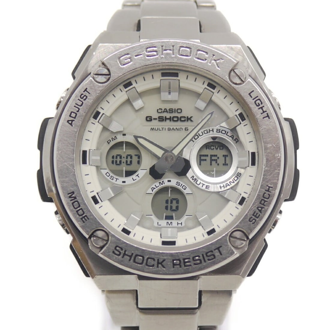 CASIO G-SHOCK GST-W110D-7AJF Radio-Controlled Solar Watch with White Dial: --- Catalog ---Category: SizeCase Diameter: 52.5mm / 2.07''Category: DesignType: WristwatchGender: MenColor (Dial): WhiteMaterial (Band): Stainless steelMaterial (Case): Stainless steelCategory: Gener