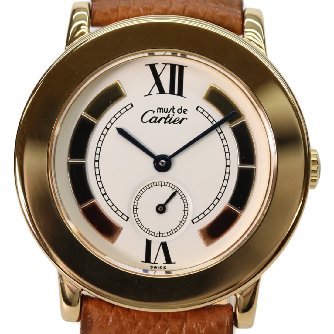 Cartier W1006922 925 Must de Ronde LM Vermeil Small Seconds Trinity Watch Gold Ivory Dial Ladies: --- Catalog ---Category: SizeWrist Size: 16cm / 6.29''Case Diameter: 32mm / 1.26''Category: DesignType: WristwatchGender: WomenColor (Dial): IvoryMaterial (Case): Silver 925Category: GeneralBrand: Car