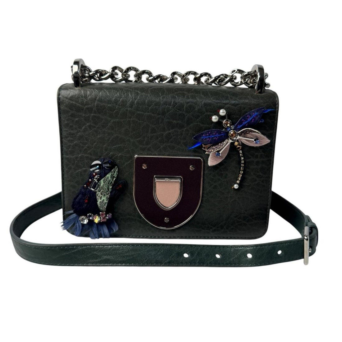 Christian Dior Diorama Club Emblem Chain Shoulder Bag Dragonfly Crossbody for Women: --- Catalog ---Category: SizeSize (HxWxD): 13cm x 17.5cm x 8.5cm / 5.11'' x 6.88'' x 3.34''Category: DesignType: Shoulder bagColor: Dark greenGender: WomenMaterial: Leather Category: GeneralBrand: Chr