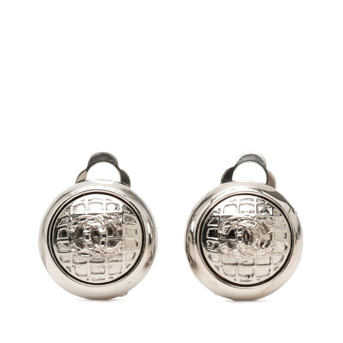 Chanel Coco Mark Round Earrings 00A Silver Metal Women's CHANEL: --- Catalog ---Category: SizeSize (HxWxD): 13.70mm x 13.60mm / 0.54'' x 0.54''Category: DesignType: Clip earringsColor: SilverGender: WomenMaterial: MetalCategory: GeneralBrand: Chanel--- Item List --