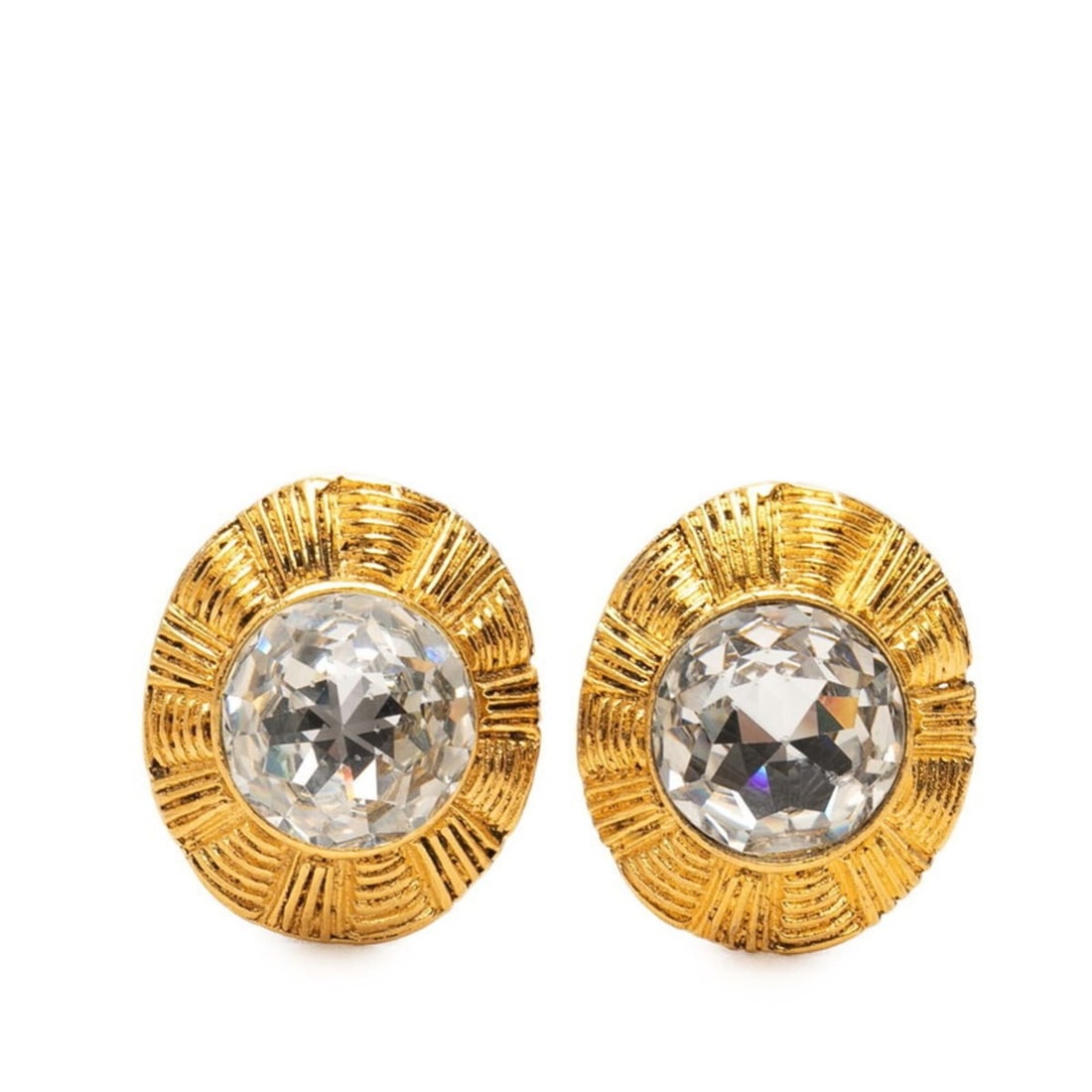 Chanel Round Earrings, Gold Plated, Women's.: --- Catalog ---Category: SizeSize (HxWxD): 26.10mm x 22.00mm / 1.03'' x 0.87''Category: DesignType: Clip earringsColor: GoldGender: WomenMaterial: Gold platingCategory: GeneralBrand: Chanel--- Item Li