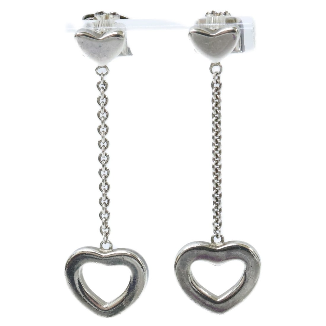 TIFFANY&Co. Tiffany AG925 Heart Link Drop Earrings, Silver, Women's: --- Catalog ---Category: SizeSize (HxWxD): 40.00mm x 11.00mm / 1.57'' x 0.43''Category: DesignType: Drop earringsColor: SilverGender: WomenMaterial: Silver 925Category: GeneralBrand: Tiffany--- Item L