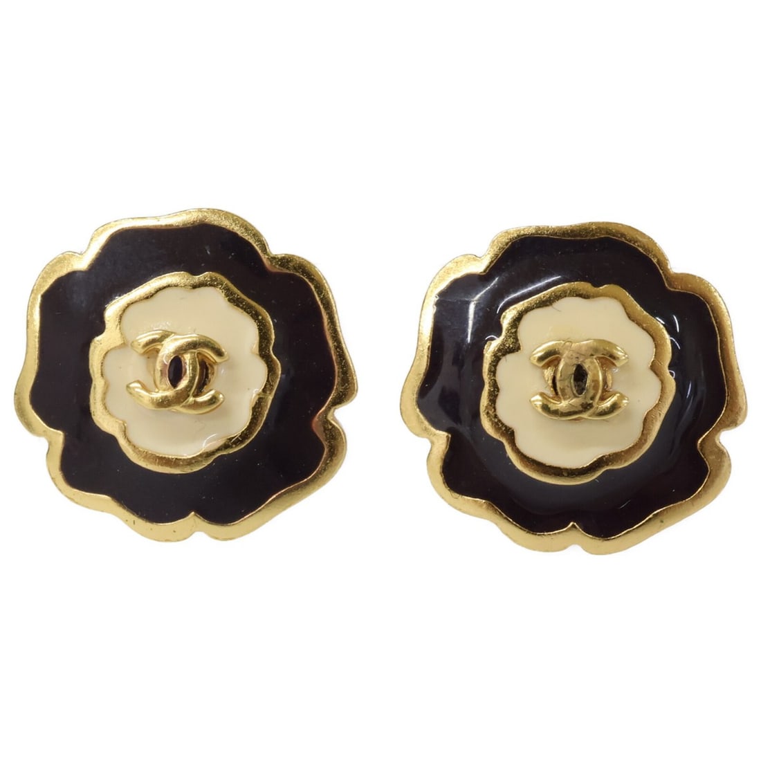 CHANEL 03P Camellia Coco Mark Earrings, Yellow Gold, Black, White, Women's: --- Catalog ---Category: SizeSize (HxWxD): 17.30mm x 16.30mm / 0.68'' x 0.64''Category: DesignType: Clip earringsColor: Black, White, Yellow goldGender: WomenMaterial: MetalCategory: GeneralBrand: Cha