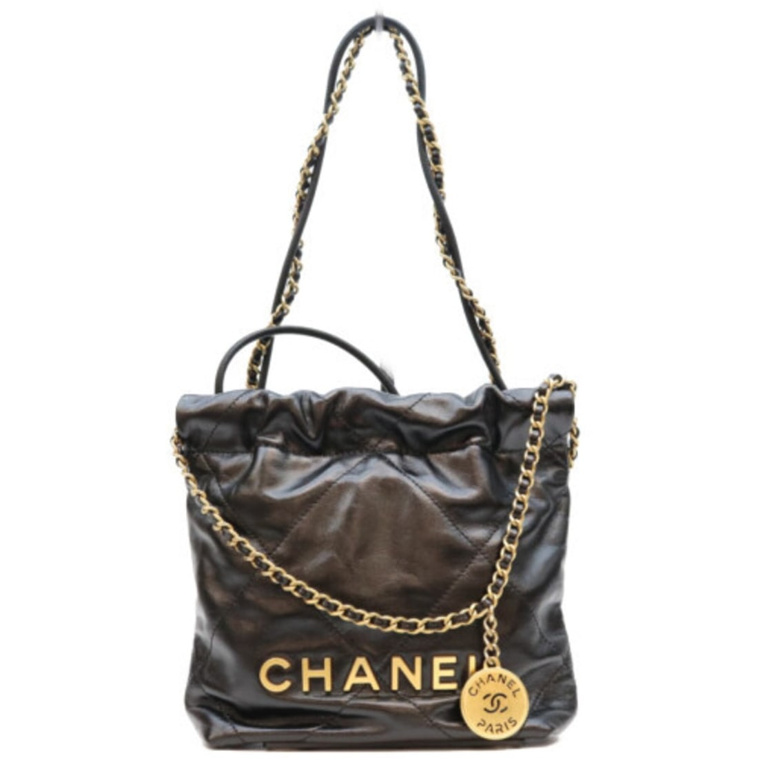 CHANEL AS3980 Black Chanel 22 Mini Shiny Calfskin Chain Bag Shoulder Gold Hardware Women's: --- Catalog ---Category: SizeSize (HxWxD): 19cm x 19.5cm x 6cm / 7.48'' x 7.67'' x 2.36''Category: DesignType: Shoulder bagColor: BlackGender: WomenMaterial: Leather Hardware Color: GoldLeather/Fur Ty