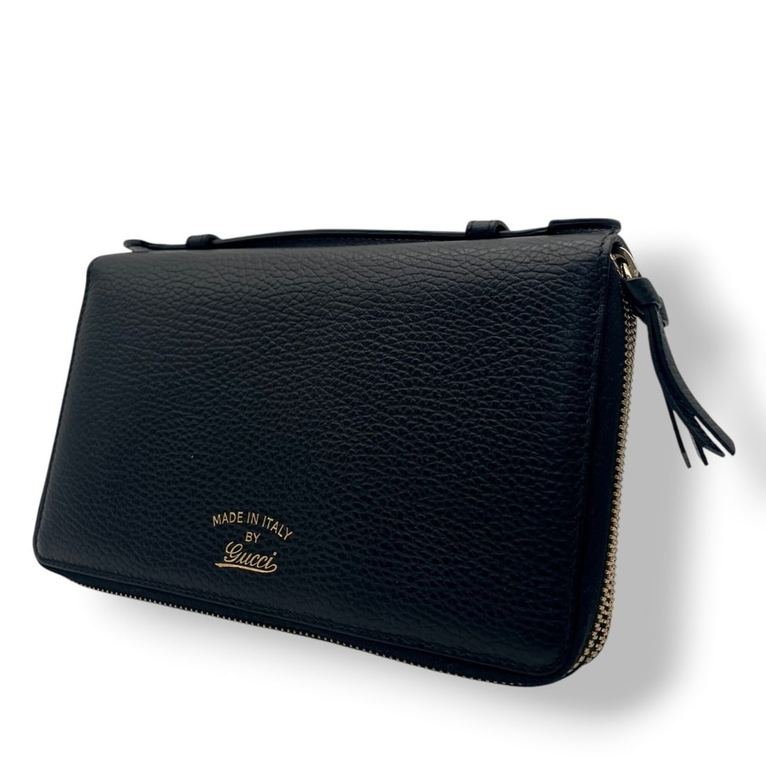 Gucci Swing Travel Case Bi-fold Long Wallet, Leather, Black, Gold Hardware, W1: --- Catalog ---Category: SizeSize (HxWxD): 13cm x 21cm x 4cm / 5.11'' x 8.26'' x 1.57''Category: DesignType: Long wallet (bi-fold)Color: BlackGender: Men,WomenMaterial: Leather Category: GeneralMPN: 3