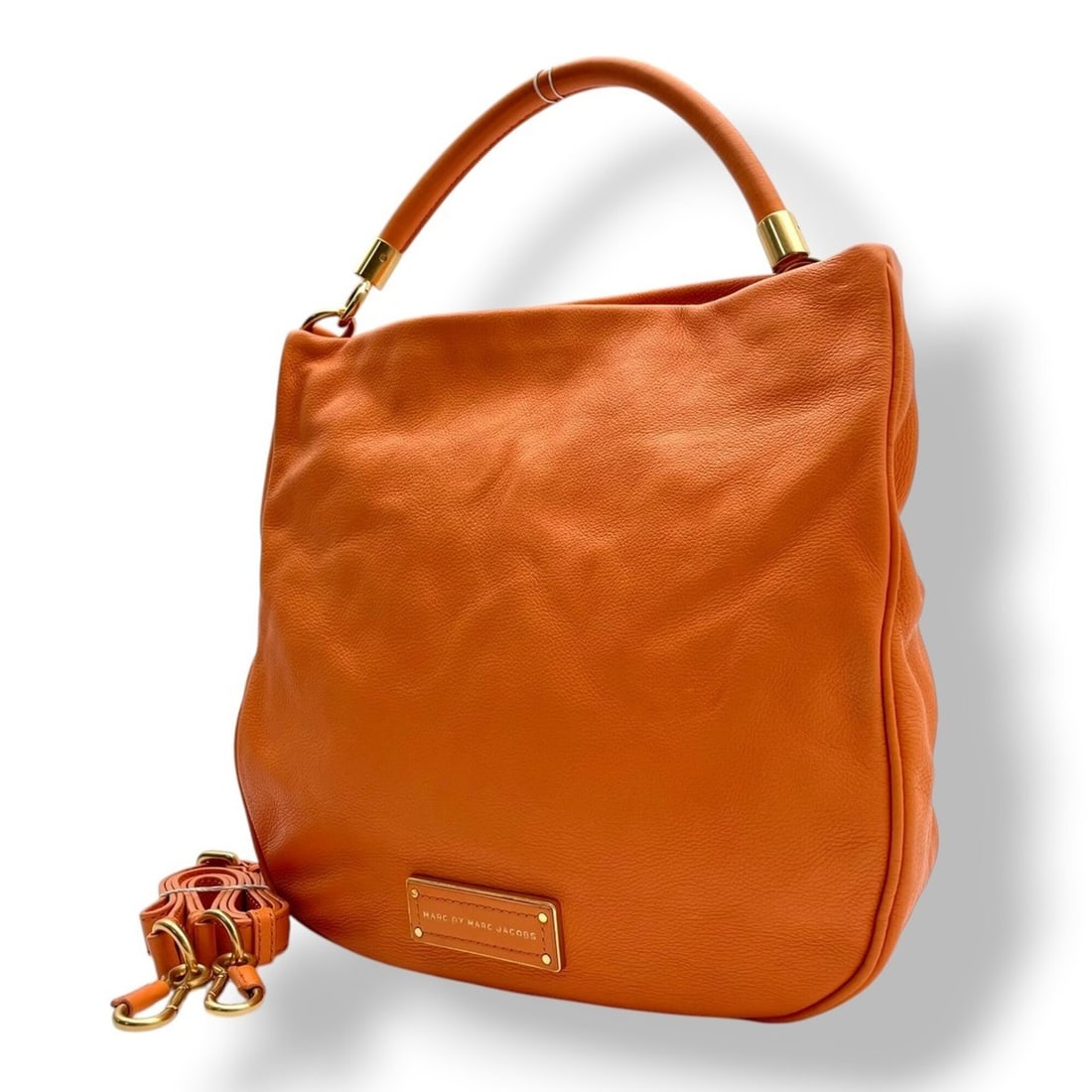 Marc by Marc Jacobs Marc by Jacobs Classic Q Satchel Handbag/Shoulder Bag, Leather, Orange, Gold: --- Catalog ---Category: SizeSize (HxWxD): 30cm x 32cm x 11cm / 11.81'' x 12.59'' x 4.33''Category: DesignType: Handbag, Shoulder bagColor: OrangeGender: WomenMaterial: Leather Category: GeneralBrand: