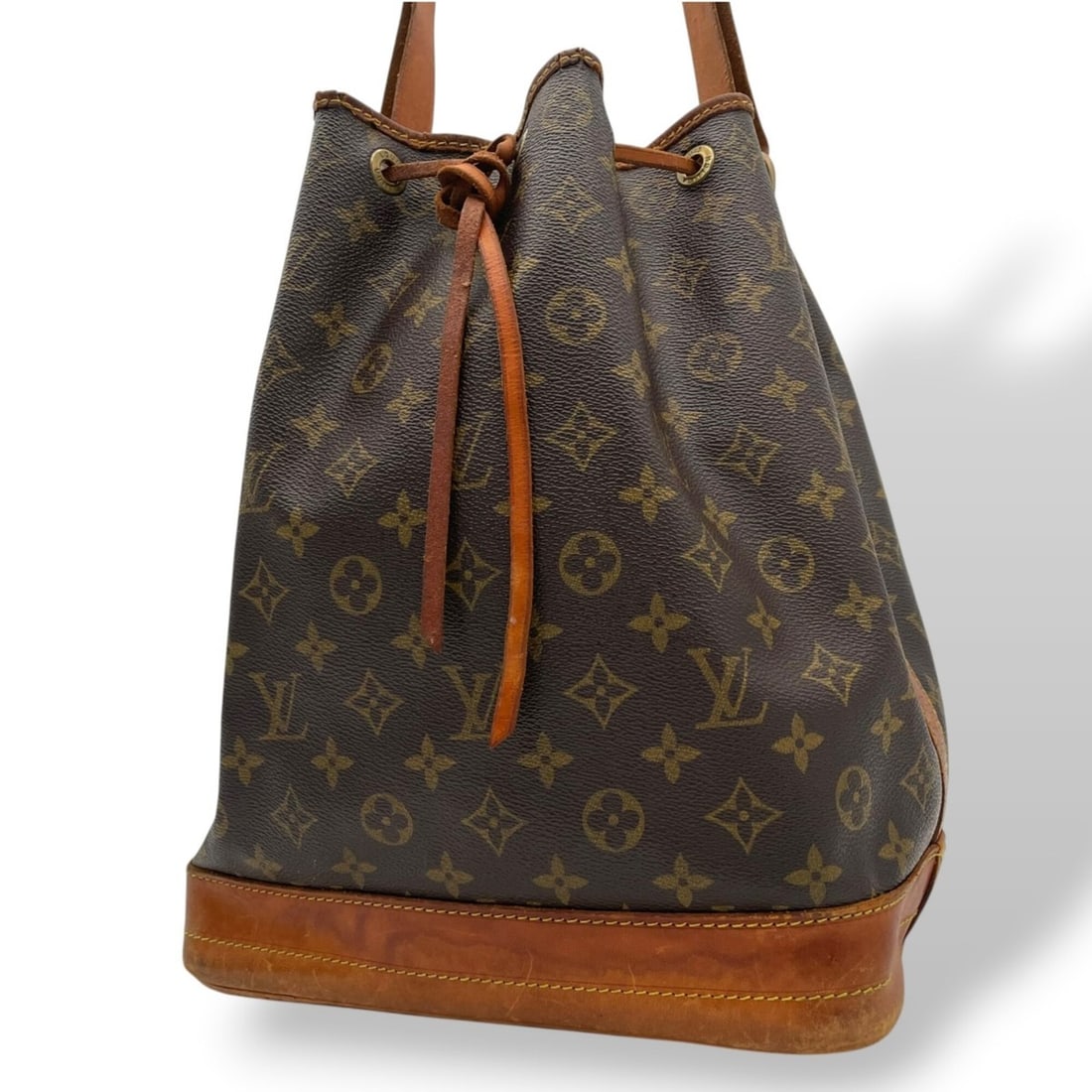 Louis Vuitton Monogram Noe Shoulder Bag, Brown with Gold Hardware, Women's, D5: --- Catalog ---Category: SizeSize (HxWxD): 33cm x 27cm x 20cm / 12.99'' x 10.62'' x 7.87''Category: DesignType: Shoulder bagColor: Brown, MonogramGender: WomenMaterial: PVC , Leather Category: General