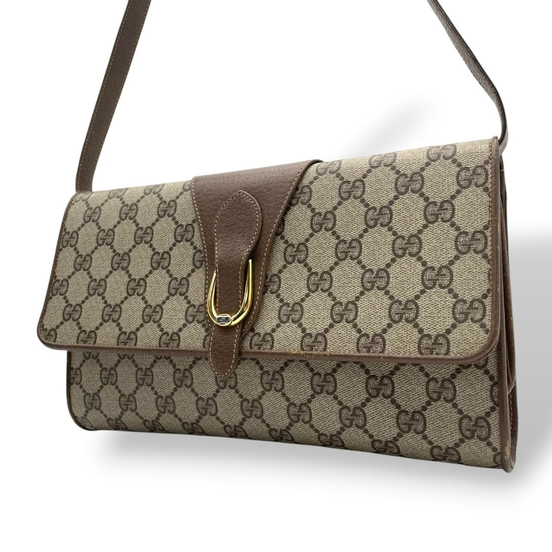 Gucci One-Shoulder Bag, Old GG Plus Leather, Greige Brown, Gold Hardware, U8: --- Catalog ---Category: SizeSize (HxWxD): 16cm x 28cm x 5cm / 6.29'' x 11.02'' x 1.96''Category: DesignType: Messenger bag, Shoulder bagColor: Brown, GrayishGender: WomenMaterial: PVC , Leather Categ