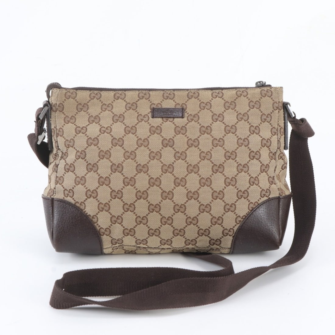 Gucci GG Canvas 114273 Leather Shoulder Bag Messenger Tote for Men: --- Catalog ---Category: SizeSize (HxWxD): 20cm x 29cm x 9cm / 7.87'' x 11.41'' x 3.54''Strap Length: 130cm / 51.18''Category: DesignType: Shoulder bag, Tote bagColor: BrownGender: MenMaterial: GG can