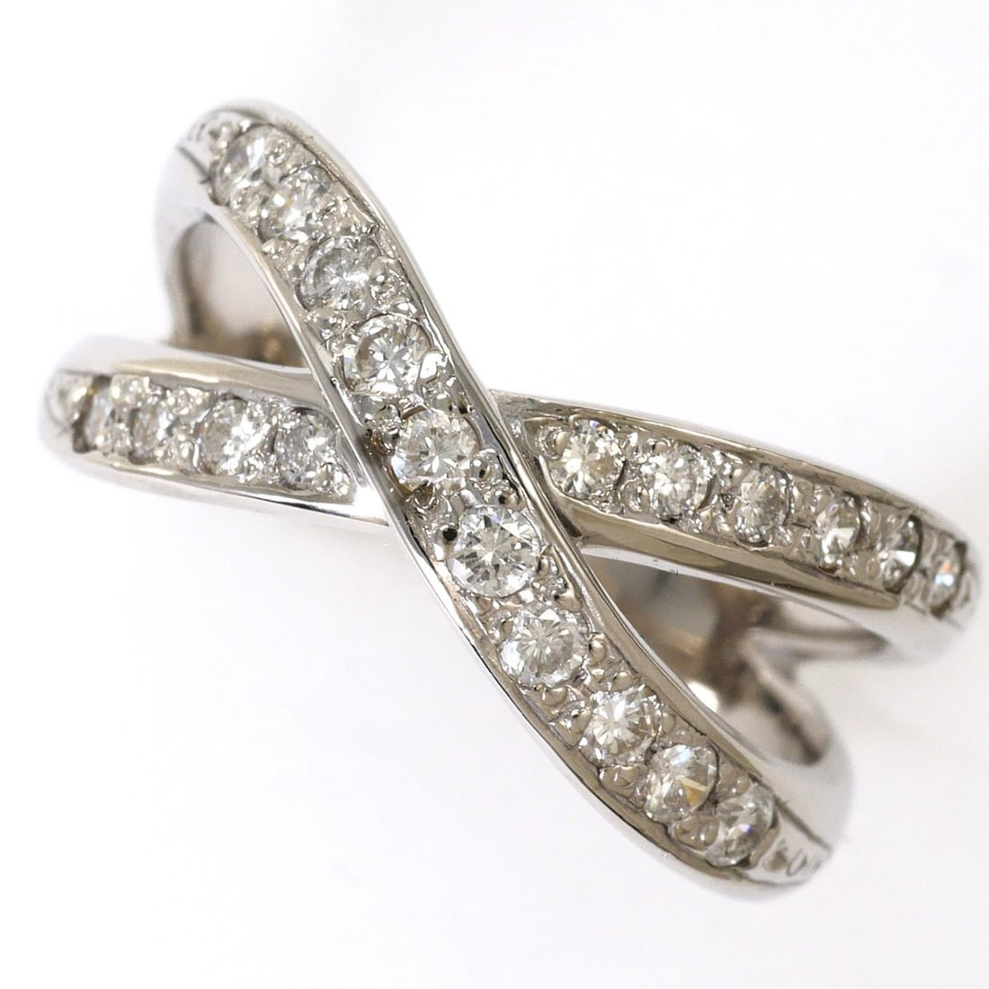 18K (18-karat white gold) ring with 0.30ct diamond, total weight 3.4g. Jewelry.: --- Catalog ---Category: SizeWidth: 8mm / 0.31''Weight: 3.4g / 0.11oz.JP Size: 5US Size: 3.5Category: DesignType: Band ringColor: White goldMetal: White GoldStone: DiamondGender: WomenMaterial: White 