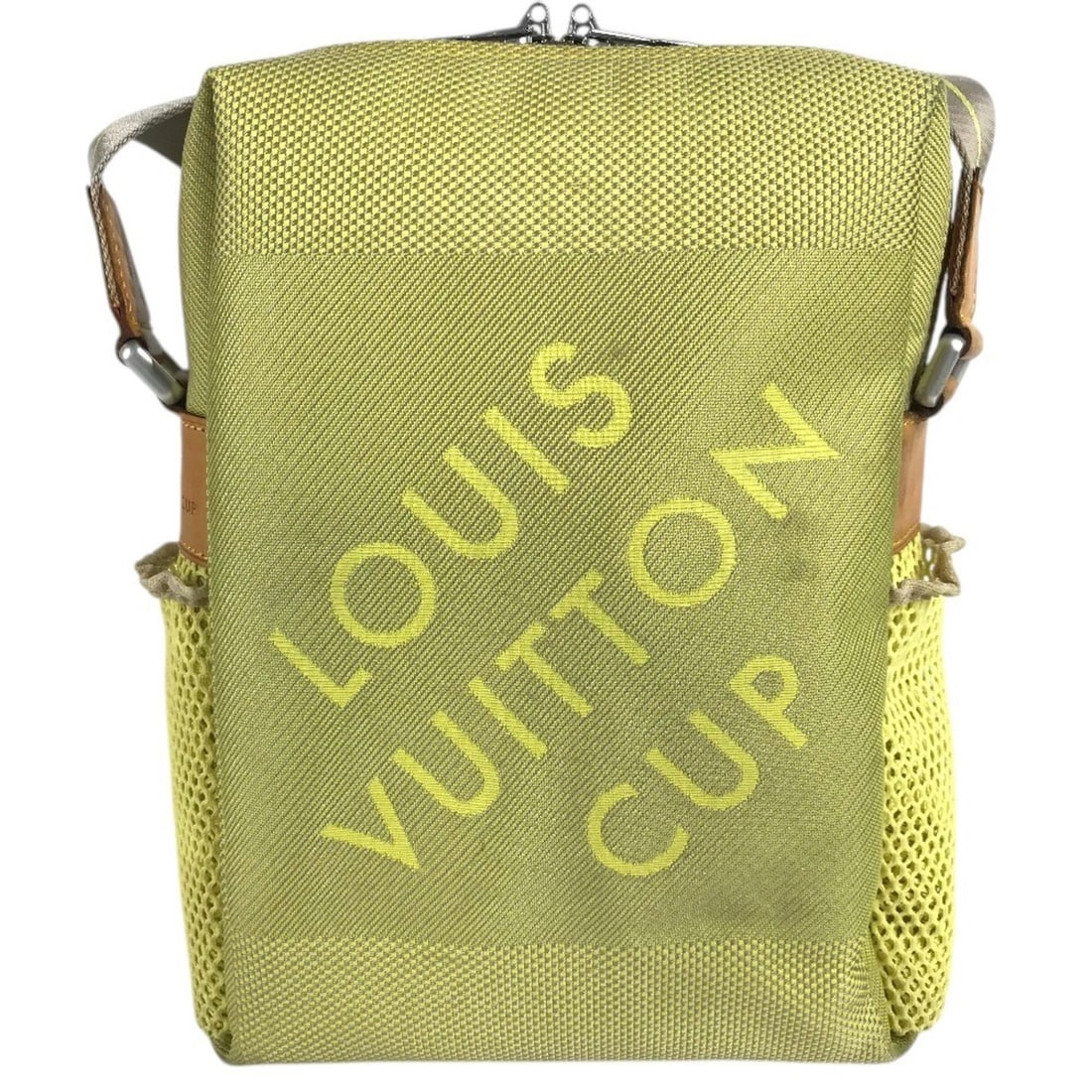 LOUIS VUITTON M80636 Damier Geant Weatherly LV Cup Crossbody Pouch Bag Shoulder Canvas Men's Women's: --- Catalog ---Category: SizeSize (HxWxD): 29cm x 18cm x 6cm / 11.41'' x 7.08'' x 2.36''Category: DesignType: Pochette, Shoulder bagColor: YellowGender: Men,WomenMaterial: Damier Geant Category: Gener