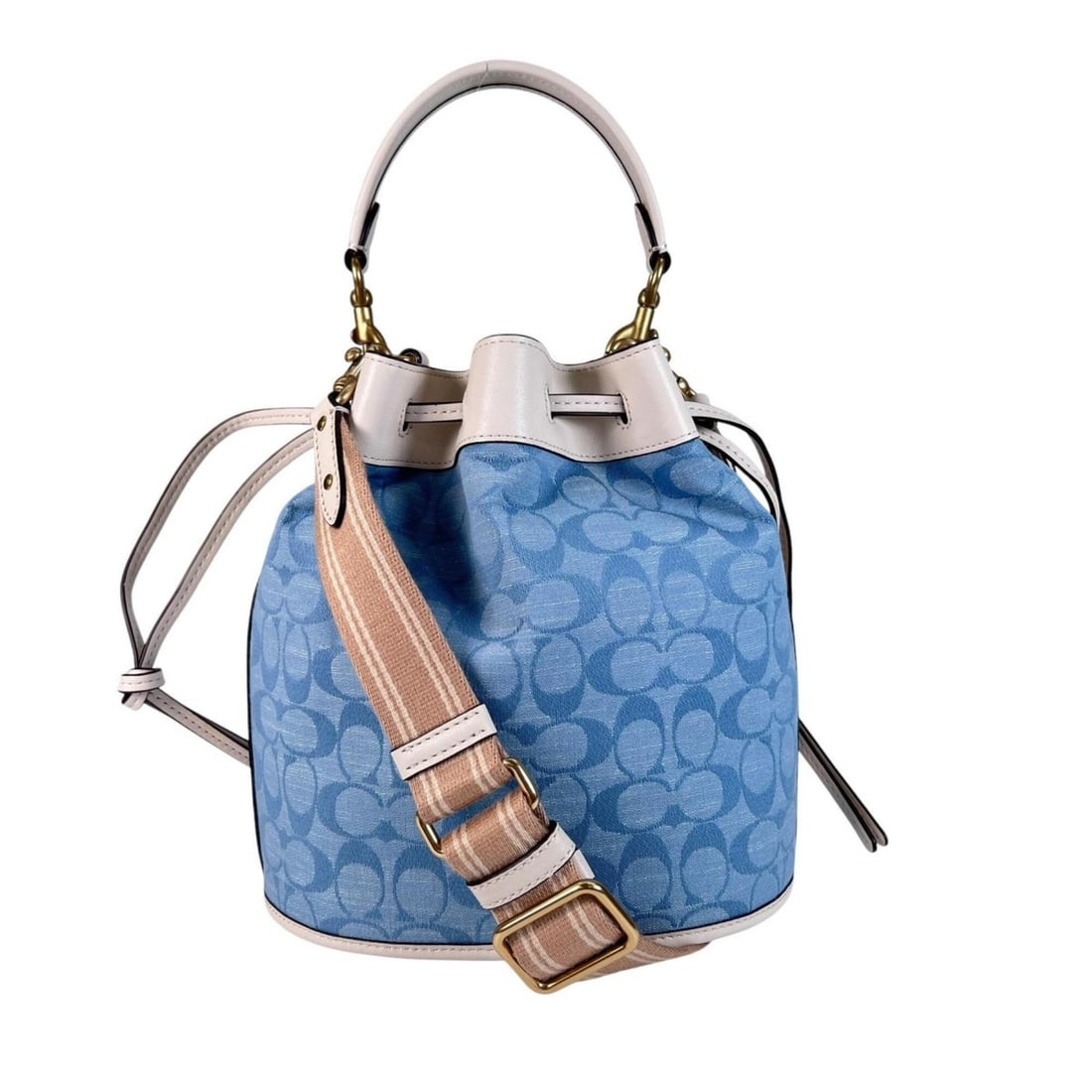 COACH Field Bucket Bag Signature Chambray C4693 Handbag Canvas Leather Blue White Women's: --- Catalog ---Category: SizeSize (HxWxD): 23cm x 21cm x 15cm / 9.05'' x 8.26'' x 5.9''Category: DesignType: HandbagColor: Blue, WhiteGender: WomenMaterial: Canvas , Leather Category: GeneralMPN: C469