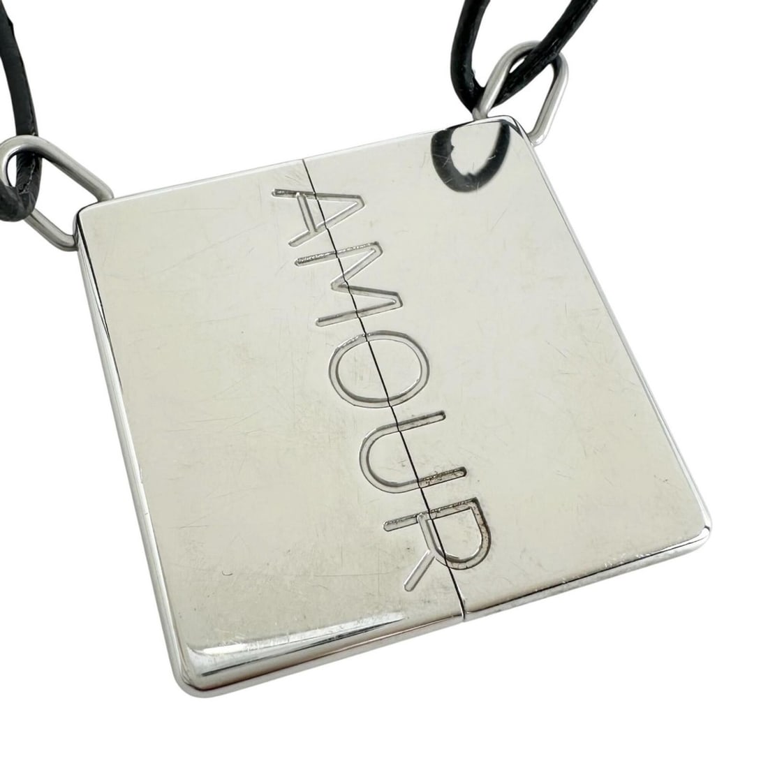 HERMES Hermes Pendant Necklace AMOUR Symbol Choker Leather SS Black Men's Women's: --- Catalog ---Category: SizePendant Size: 40mm x 20mm / 1.57'' x 0.78''Neck Circumference: 18 cm / 7.08''Category: DesignColor: Black, SilverGender: Men,WomenMaterial: Leather, Stainless steelPendant