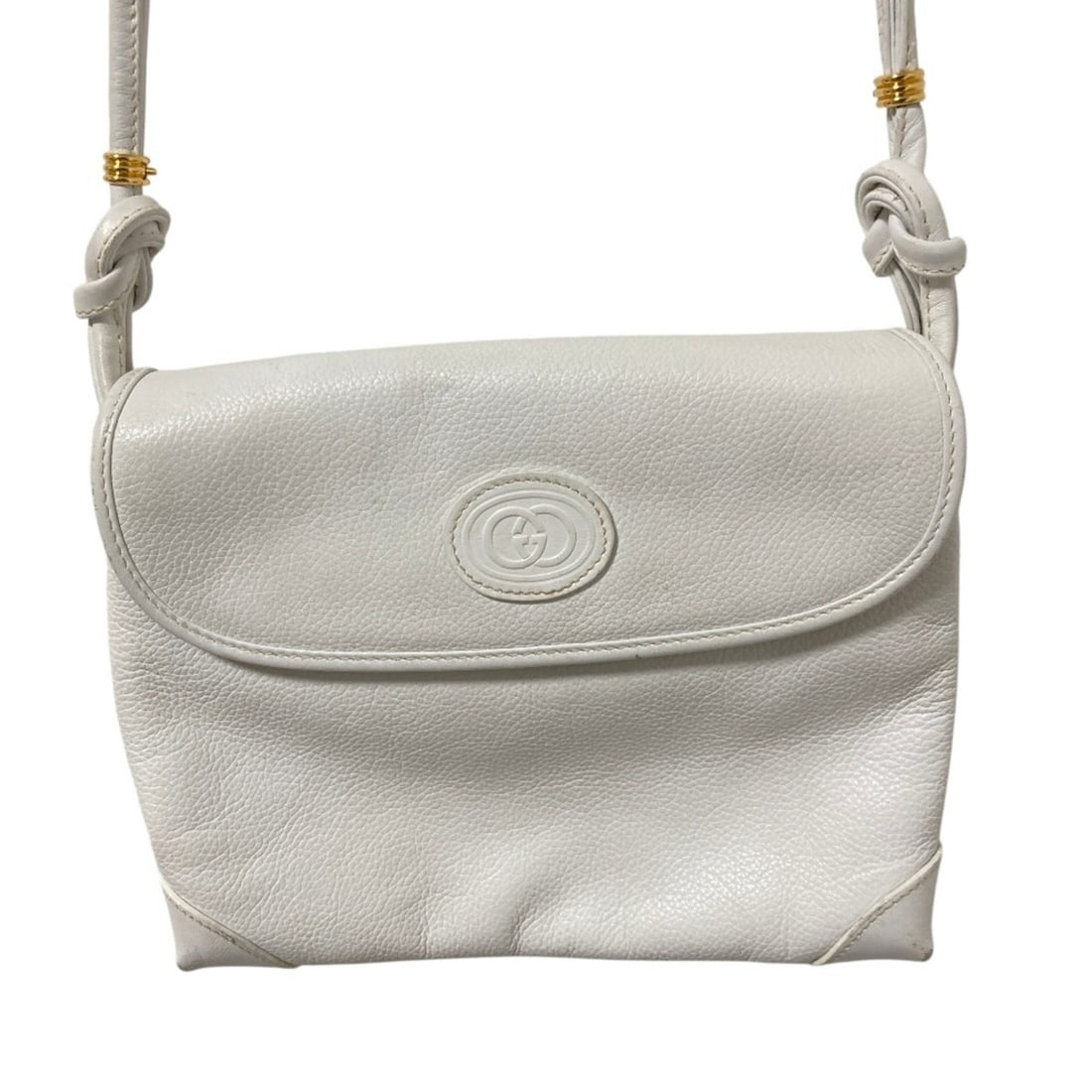 GUCCI Interlocking GG Leather Shoulder Bag, White, Women's: --- Catalog ---Category: SizeSize (HxWxD): 18cm x 20.5cm x 5cm / 7.08'' x 8.07'' x 1.96''Strap Length: 126cm / 49.6''Category: DesignType: Shoulder bagColor: WhiteGender: WomenMaterial: Leather Catego