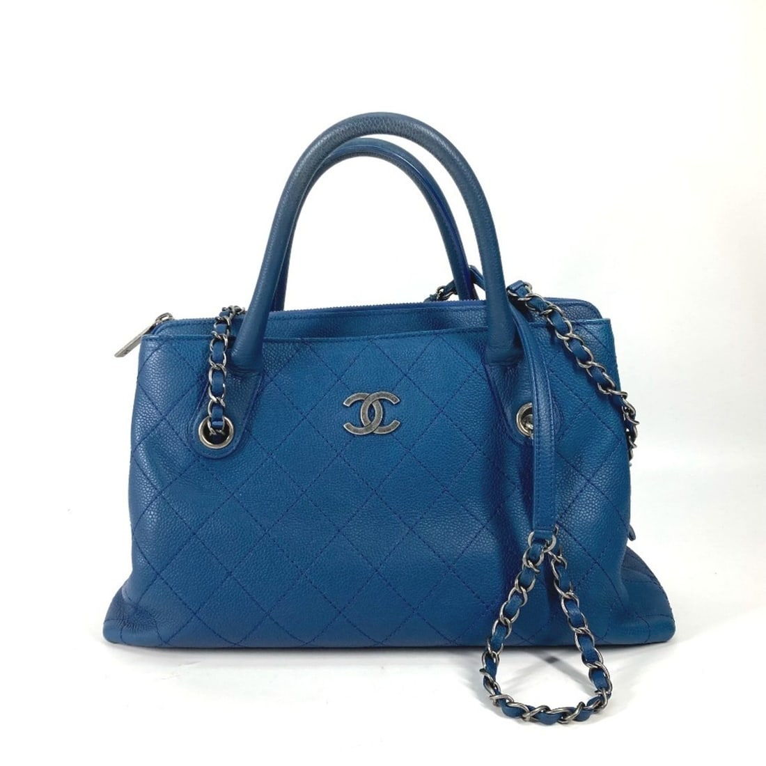 CHANEL Chanel Tote Bag Handbag CC Coco Mark Matelasse Quilted Chain Shoulder Caviar Skin Women's: --- Catalog ---Category: SizeSize (HxWxD): 19cm x 34cm x 9cm / 7.48'' x 13.38'' x 3.54''Category: DesignType: Handbag, Shoulder bag, Tote bagColor: BlueGender: WomenClosure: ZipperMaterial: Caviar lea