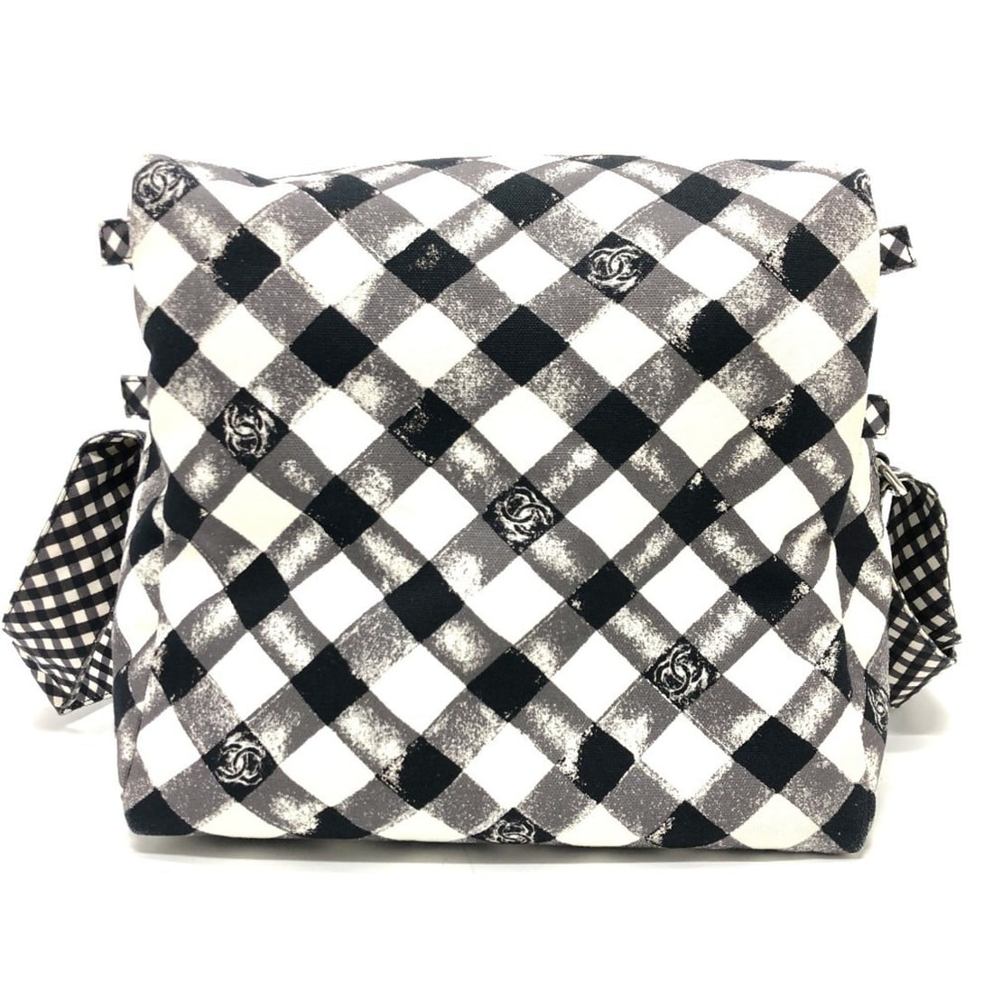 CHANEL Check Coco Mark Cooler Bag, Insulated Shoulder Canvas, Women's, White, G-231225-49: --- Catalog ---Category: SizeSize (HxWxD): 24cm x 26cm x 17cm / 9.44'' x 10.23'' x 6.69''Category: DesignType: Shoulder bagColor: Black, WhiteGender: WomenMaterial: Canvas Hardware Color: SilverCatego