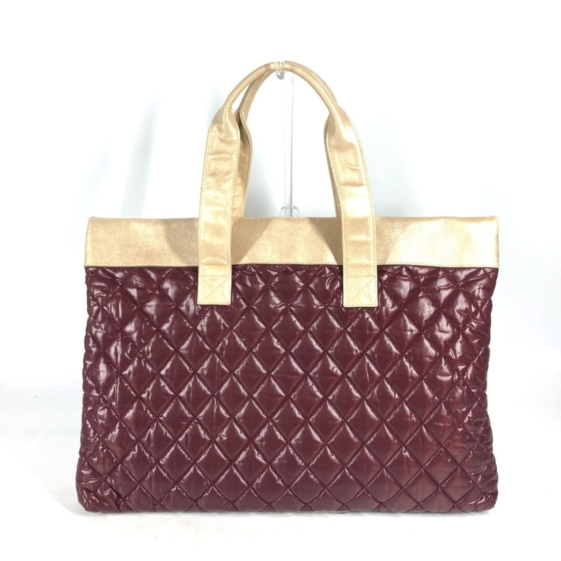 CHANEL Chanel Bicolor CC Coco Mark Cocoon Quilted Tote Bag Shoulder Nylon Leather Women's Wine Red: --- Catalog ---Category: SizeSize (HxWxD): 35cm x 49.5cm x 5cm / 13.77'' x 19.48'' x 1.96''Category: DesignType: Shoulder bag, Tote bagColor: Beige, WineGender: WomenClosure: ZipperMaterial: Nylon , L
