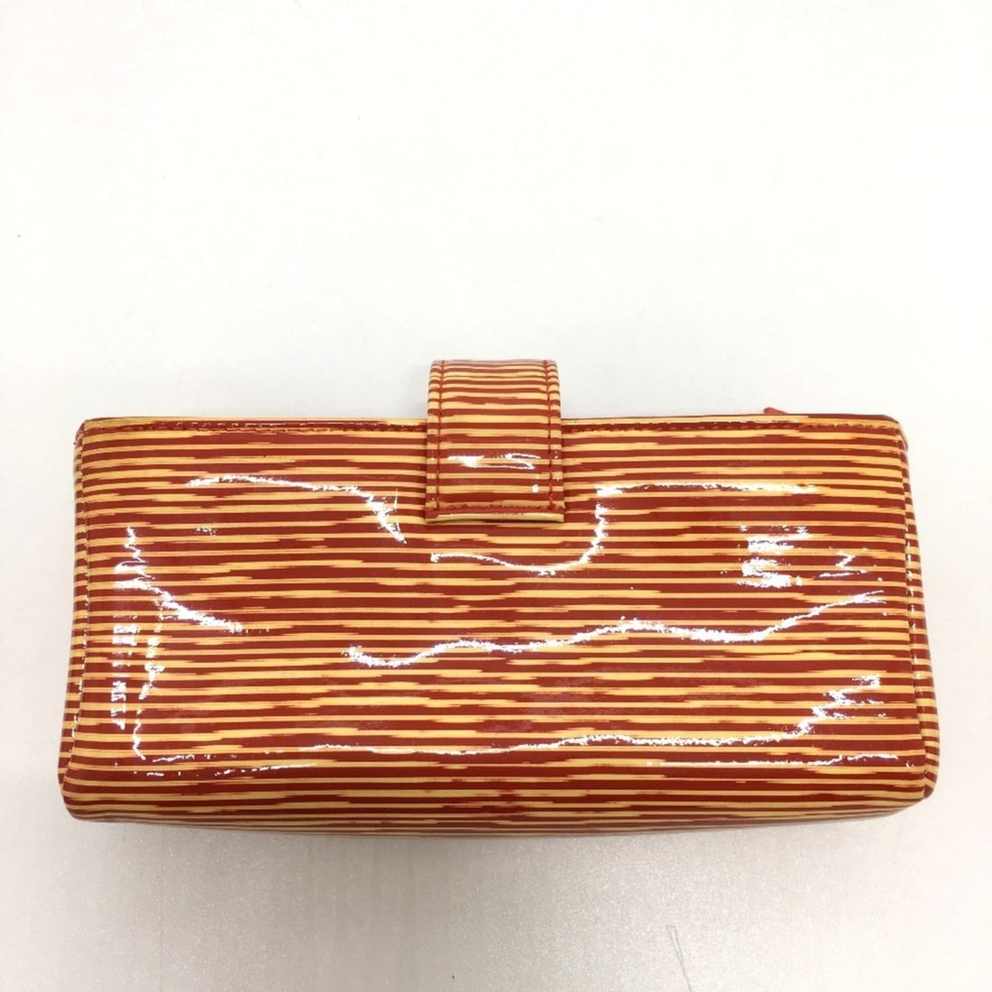 CHANEL CC Coco Mark Border Pouch Patent Leather Women's Red G-220925-20: --- Catalog ---Category: DesignType: PouchColor: Red colorGender: WomenMaterial: Patent leather Category: GeneralBrand: Chanel--- Item List ---Section: ConditionRanking: Rank AB Used - Traces of usage
