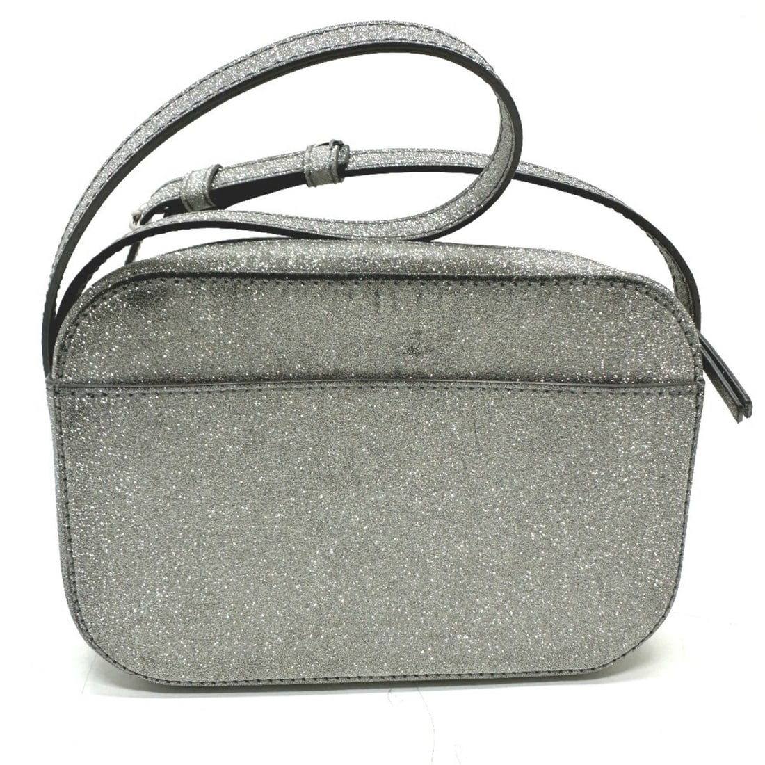 BALENCIAGA 552372 Everyday Camera Bag XS Size Shoulder Leather Women's Silver KO-231214-22: --- Catalog ---Category: SizeSize (HxWxD): 12cm x 17cm x 5cm / 4.72'' x 6.69'' x 1.96''Category: DesignType: Shoulder bagColor: SilverGender: WomenMaterial: Leather Category: GeneralBrand: Balenciaga-