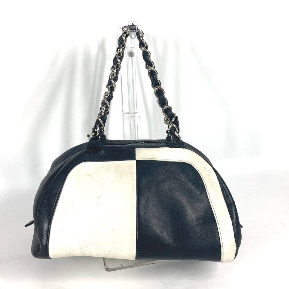 CHANEL Chanel Bicolor CC Coco Mark W Chain Handbag Boston Bag Shoulder Leather Women's White: --- Catalog ---Category: SizeSize (HxWxD): 14.5cm x 26cm x 17cm / 5.7'' x 10.23'' x 6.69''Category: DesignType: Boston bag, Shoulder bagColor: Black, WhiteGender: WomenMaterial: Leather Category: Gene