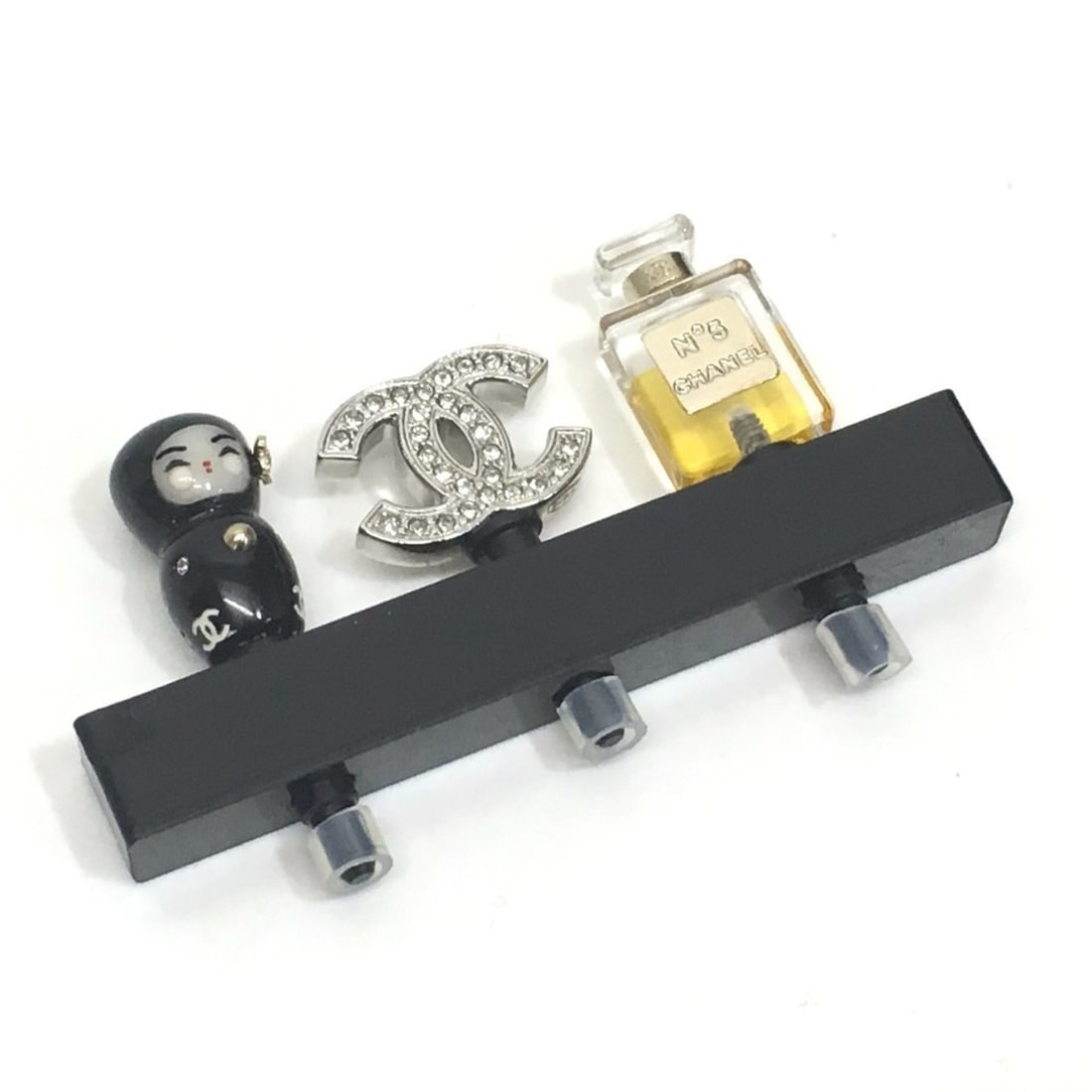 CHANEL Shanghai Collection Earphone Jack 3-Piece Set Strap Plastic Men's Women's Black: --- Catalog ---Category: DesignType: Earphone jack accessoryColor: BlackMaterial: PlasticCategory: GeneralBrand: Chanel--- Item List ---Section: ConditionRanking: Rank NS Never used / display itemCond