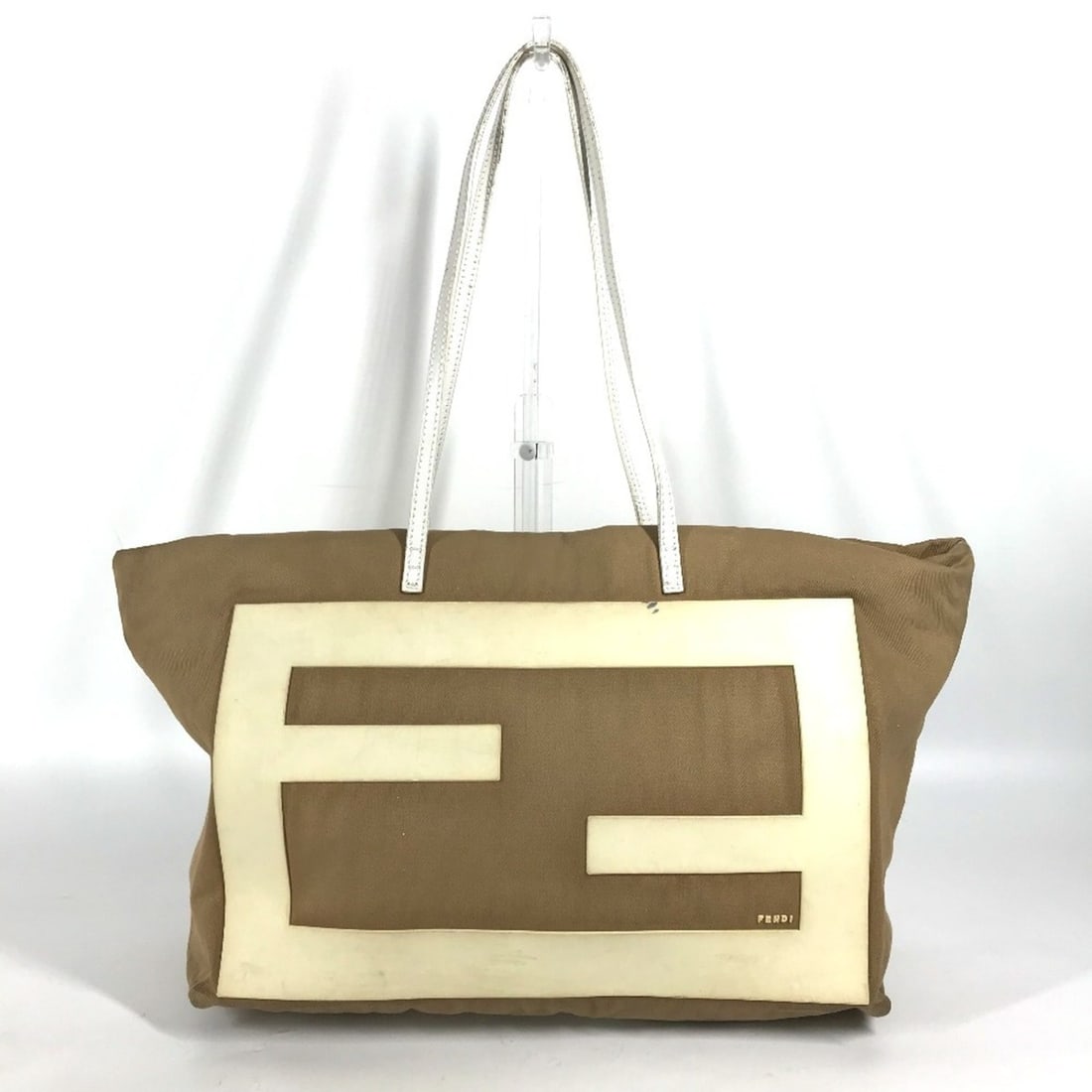 FENDI 8BH185 FF Big Tote Bag Shoulder Canvas Rubber Women's Beige OT-240804-60: --- Catalog ---Category: SizeSize (HxWxD): 25cm x 35.5cm x 13cm / 9.84'' x 13.97'' x 5.11''Category: DesignType: Shoulder bag, Tote bagColor: Beige, WhiteGender: WomenMaterial: Canvas , Rubber Categor
