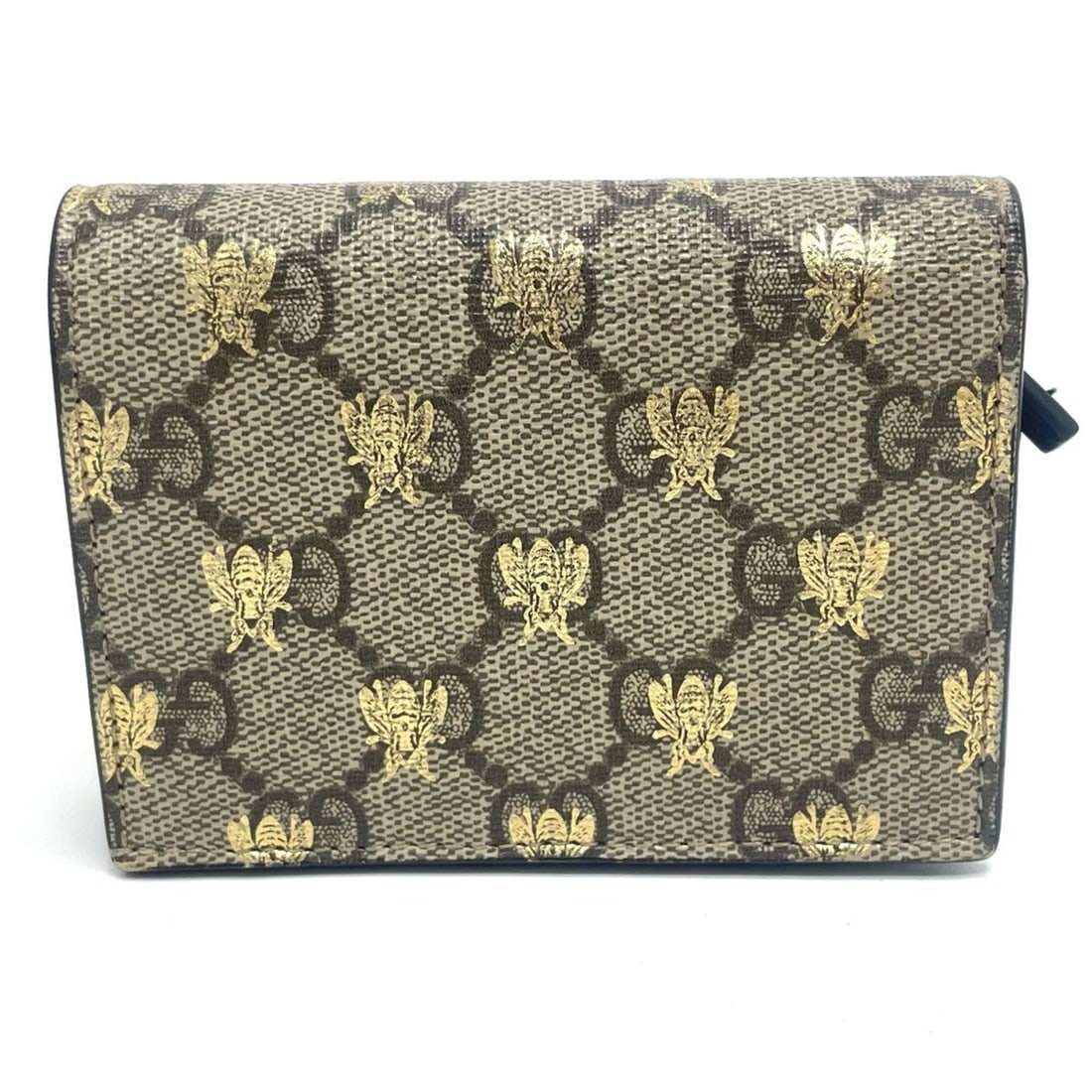 GUCCI 508057 GG BEE Compact Wallet Bi-fold Supreme Canvas Men's Beige G-230225-57: --- Catalog ---Category: SizeSize (HxWxD): 8.4cm x 10.5cm x 2.5cm / 3.3'' x 4.13'' x 0.98''Category: DesignType: Wallet (bi-fold)Color: BeigeGender: MenMaterial: GG Supreme Category: GeneralBrand: Guc