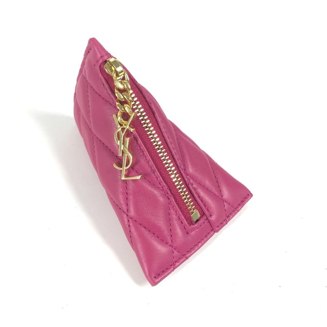 SAINT LAURENT Saint Laurent Paris Quilted Triangle Wallet, Coin Purse, Pouch, Wallet/Coin Case,: --- Catalog ---Category: SizeSize (HxWxD): 7cm x 11cm / 2.75'' x 4.33''Category: DesignType: Coin purse/coin caseColor: PinkGender: WomenMaterial: Leather Category: GeneralBrand: Saint Laurent--- Item