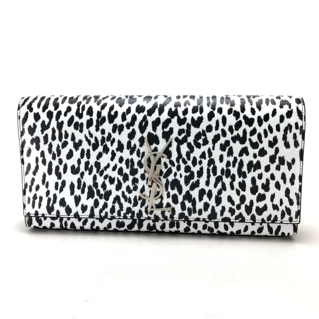 SAINT LAURENT Saint Laurent Paris 326079 Cassandra Leopard Bag Clutch Calf Leather Women's White: --- Catalog ---Category: SizeSize (HxWxD): 13cm x 27cm x 4cm / 5.11'' x 10.62'' x 1.57''Category: DesignType: Clutch bagColor: Black, WhiteGender: WomenMaterial: Leather Hardware Color: SilverLeather/