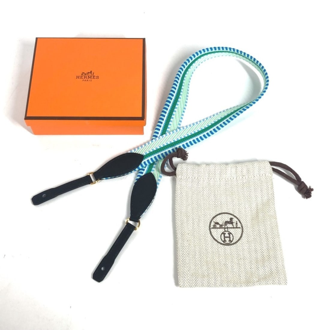 HERMES Hermes Bandouliere Sangle Cavale To Go Shoulder Strap Leather Canvas Women's Green E-240705-2: --- Catalog ---Category: SizeSize (HxWxD): 69cm x 2.6cm / 27.16'' x 1.02''Category: DesignType: StrapColor: GreenGender: WomenMaterial: Canvas, LeatherCategory: GeneralBrand: Hermes--- Item List ---Se