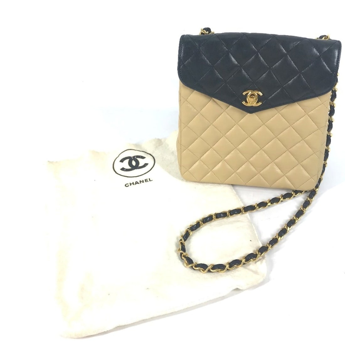CHANEL Chanel Bicolor CC Coco Mark Matelasse Quilted Chain Bag Shoulder Lambskin Women's Beige: --- Catalog ---Category: SizeSize (HxWxD): 20cm x 18cm x 6.5cm / 7.87'' x 7.08'' x 2.55''Strap Length: 100cm / 39.36''Category: DesignType: Shoulder bagColor: Beige, BlackGender: WomenClosure: Turn lo