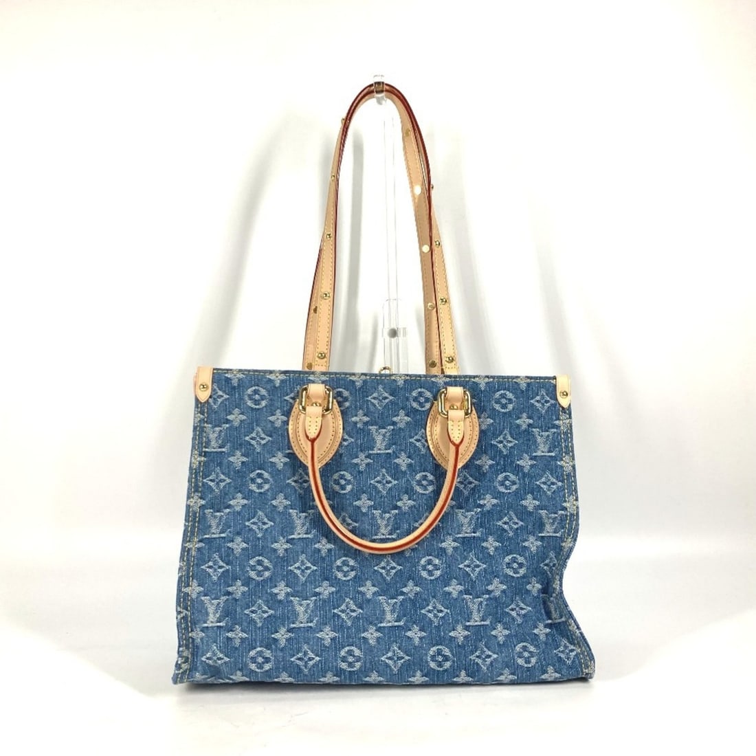 LOUIS VUITTON M46871 New LV Remix Monogram Denim On the Go MM Shoulder Bag Tote Women's Blue: --- Catalog ---Category: SizeSize (HxWxD): 27cm x 35cm x 14cm / 10.62'' x 13.77'' x 5.51''Category: DesignType: Shoulder bag, Tote bagColor: BlueGender: WomenMaterial: Monogram Denim Category: General