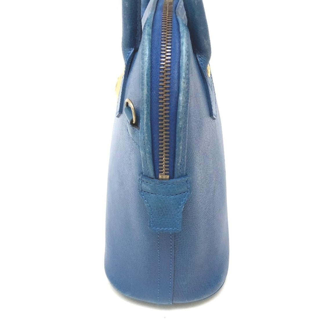 MCM metal shoulder bag handbag leather ladies blue: --- Catalog ---Category: SizeSize (HxWxD): 19.5cm x 26.5cm x 10cm / 7.67'' x 10.43'' x 3.93''Category: DesignType: Handbag, Shoulder bagColor: BlueGender: WomenMaterial: Leather Category: GeneralBrand
