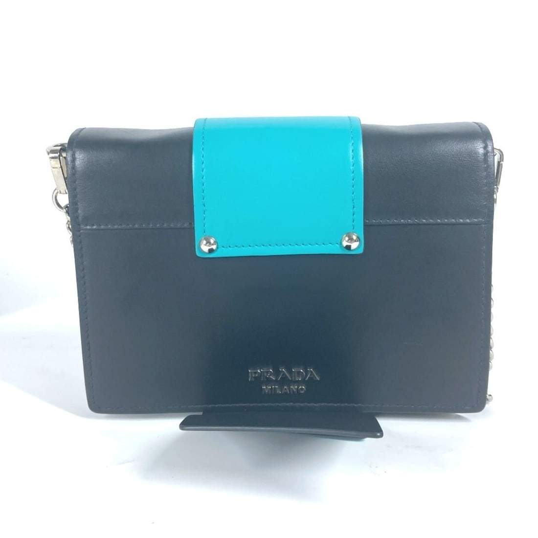 PRADA 1BD067 Bag Chain Crystal Rhinestone Pochette Clutch Shoulder Leather Women's Black G-240825-26: --- Catalog ---Category: SizeSize (HxWxD): 15cm x 19.5cm x 6.5cm / 5.9'' x 7.67'' x 2.55''Category: DesignType: Clutch bag, Pochette, Shoulder bagColor: Black, GreenGender: WomenMaterial: Leather Cate