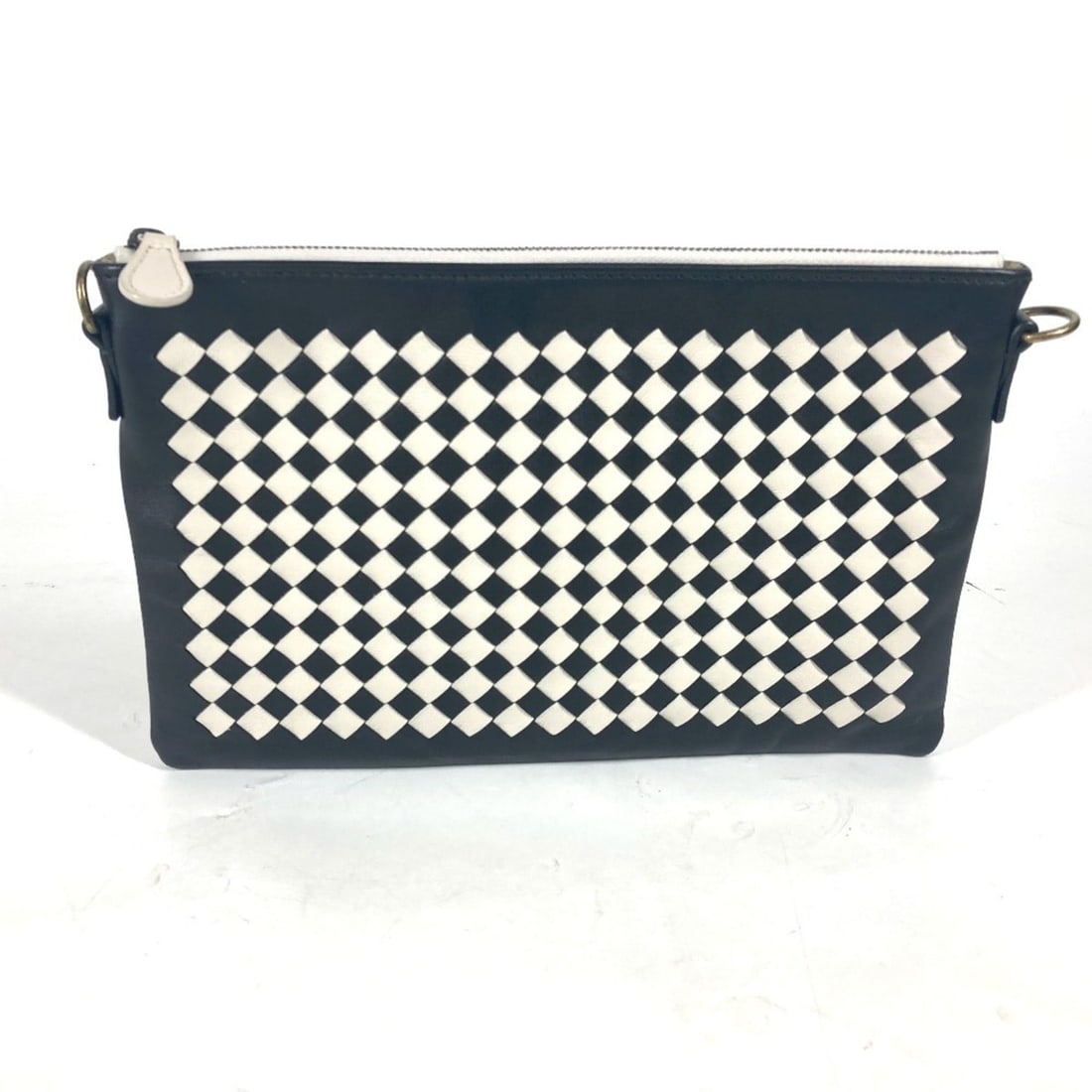 BOTTEGA VENETA Bottega Veneta Pochette Intrecciato Bag Clutch Pouch Chain Shoulder Leather Men Women: --- Catalog ---Category: SizeSize (HxWxD): 15.5cm x 24cm / 6.1'' x 9.44''Category: DesignType: Clutch bag, Pochette, Pouch, Shoulder bagColor: Black, WhiteGender: Men,WomenMaterial: Leather Category: 