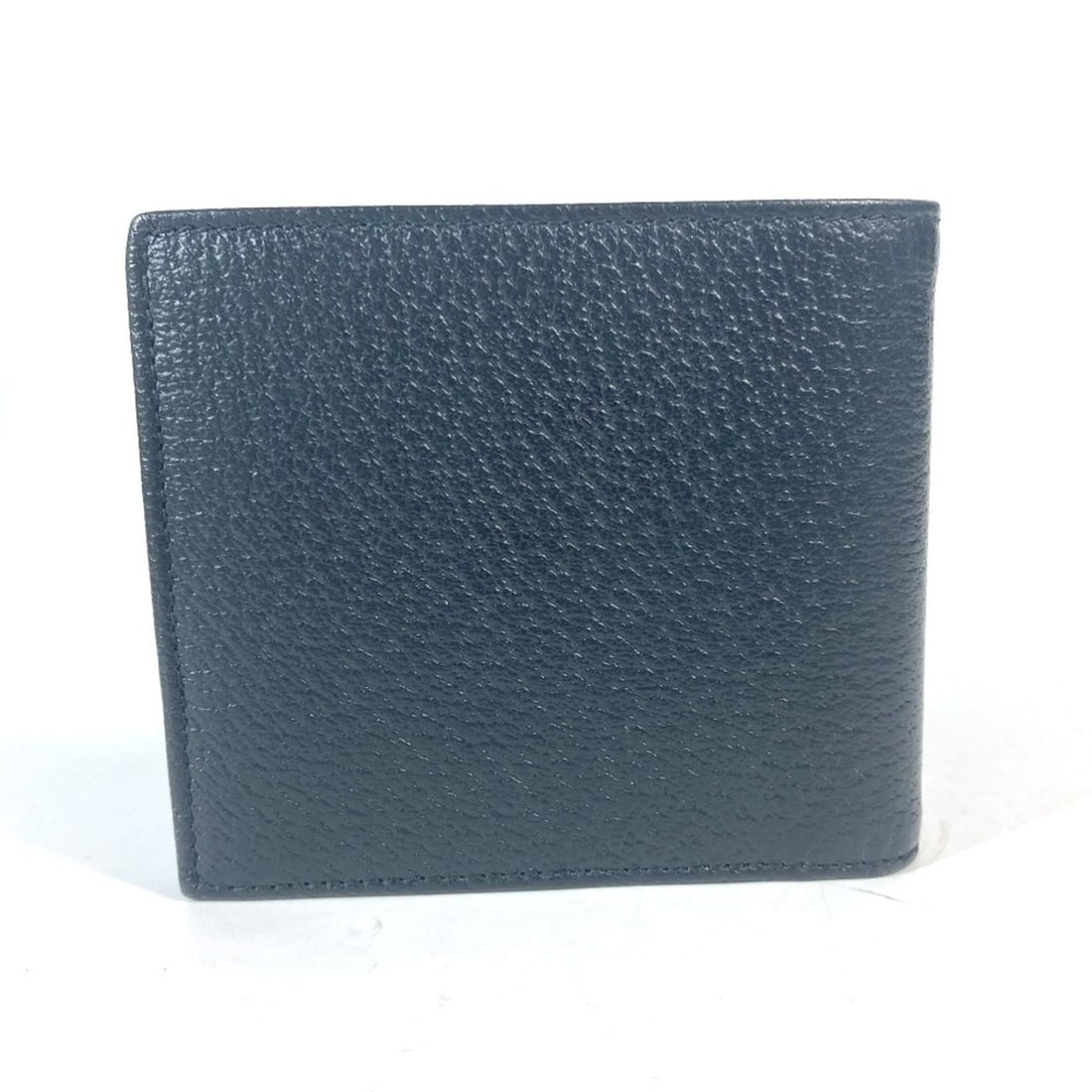 GUCCI 700464 Wallet Horsebit Compact Bi-fold Leather Men's Black E-240925-12: --- Catalog ---Category: SizeSize (HxWxD): 9.5cm x 11cm / 3.74'' x 4.33''Category: DesignType: Wallet (bi-fold)Color: BlackGender: Men,WomenMaterial: Leather Category: GeneralBrand: Gucci--- Item List