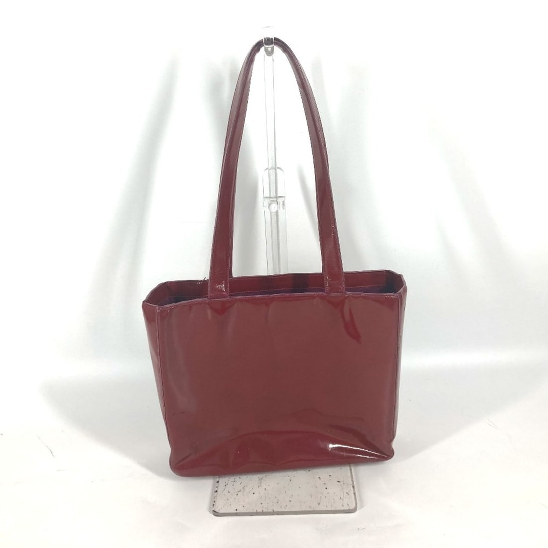 CHANEL CC Coco Mark Shoulder Bag Enamel Women's Red OT-240917-6: --- Catalog ---Category: SizeSize (HxWxD): 21cm x 24.5cm x 6.5cm / 8.26'' x 9.64'' x 2.55''Category: DesignType: Shoulder bagColor: Red colorGender: WomenCategory: GeneralBrand: Chanel--- Item List --