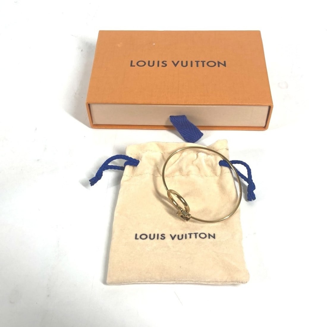 LOUIS VUITTON M00766 Bracelet Rigid LV Eclipse Bangle Metal Women's Gold G-240925-40: --- Catalog ---Category: SizeLength: 15.5cm / 6.1''Category: DesignType: Charm braceletColor: GoldGender: WomenMaterial: MetalCategory: GeneralBrand: Louis Vuitton--- Item List ---Section: ConditionRa