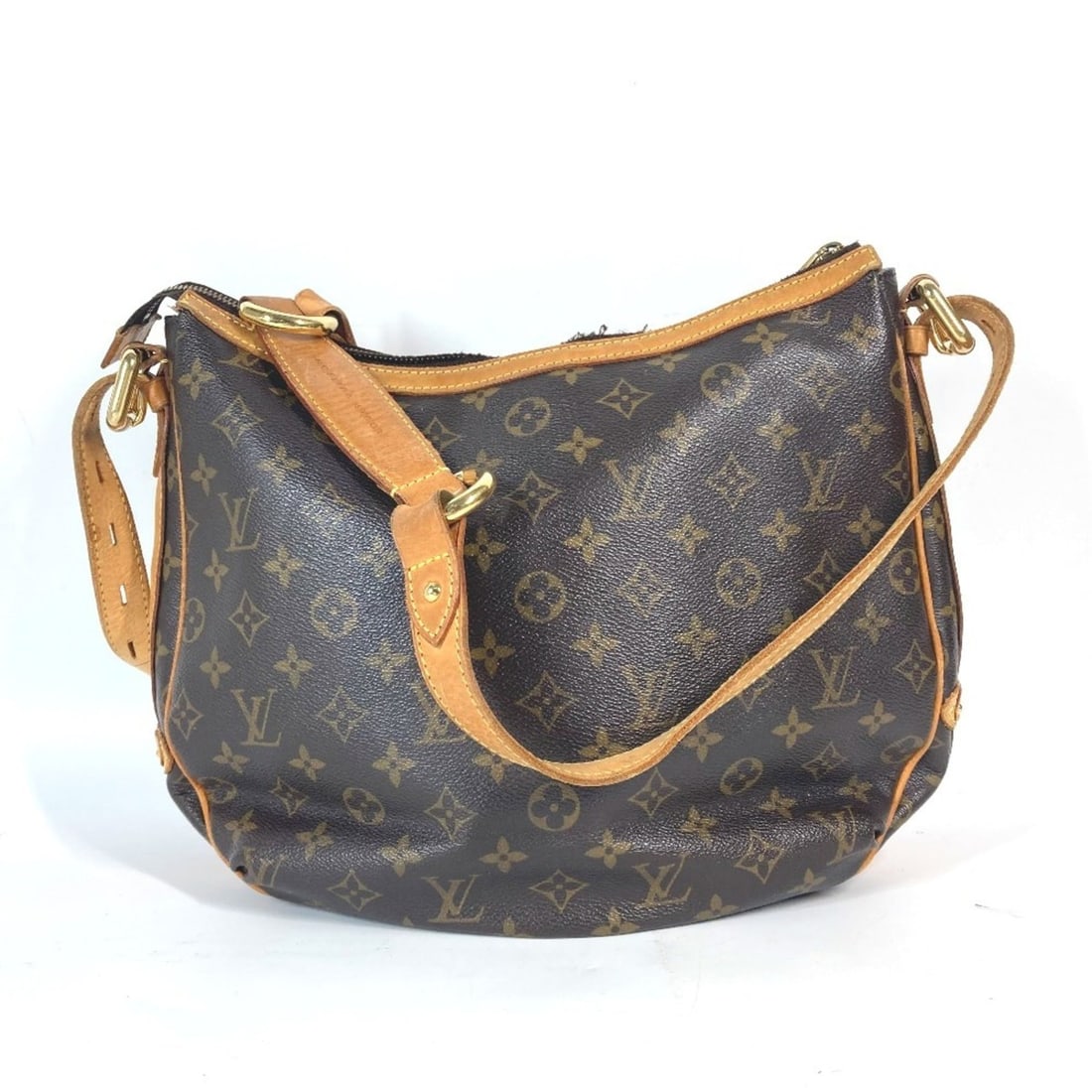 LOUIS VUITTON M40077 Monogram Tikal GM Shoulder Bag Canvas Women's Brown G-241010-19: --- Catalog ---Category: SizeSize (HxWxD): 27.5cm x 29cm x 8.5cm / 10.82'' x 11.41'' x 3.34''Category: DesignType: Shoulder bagColor: BrownGender: Men,WomenMaterial: Monogram Category: GeneralBrand: L