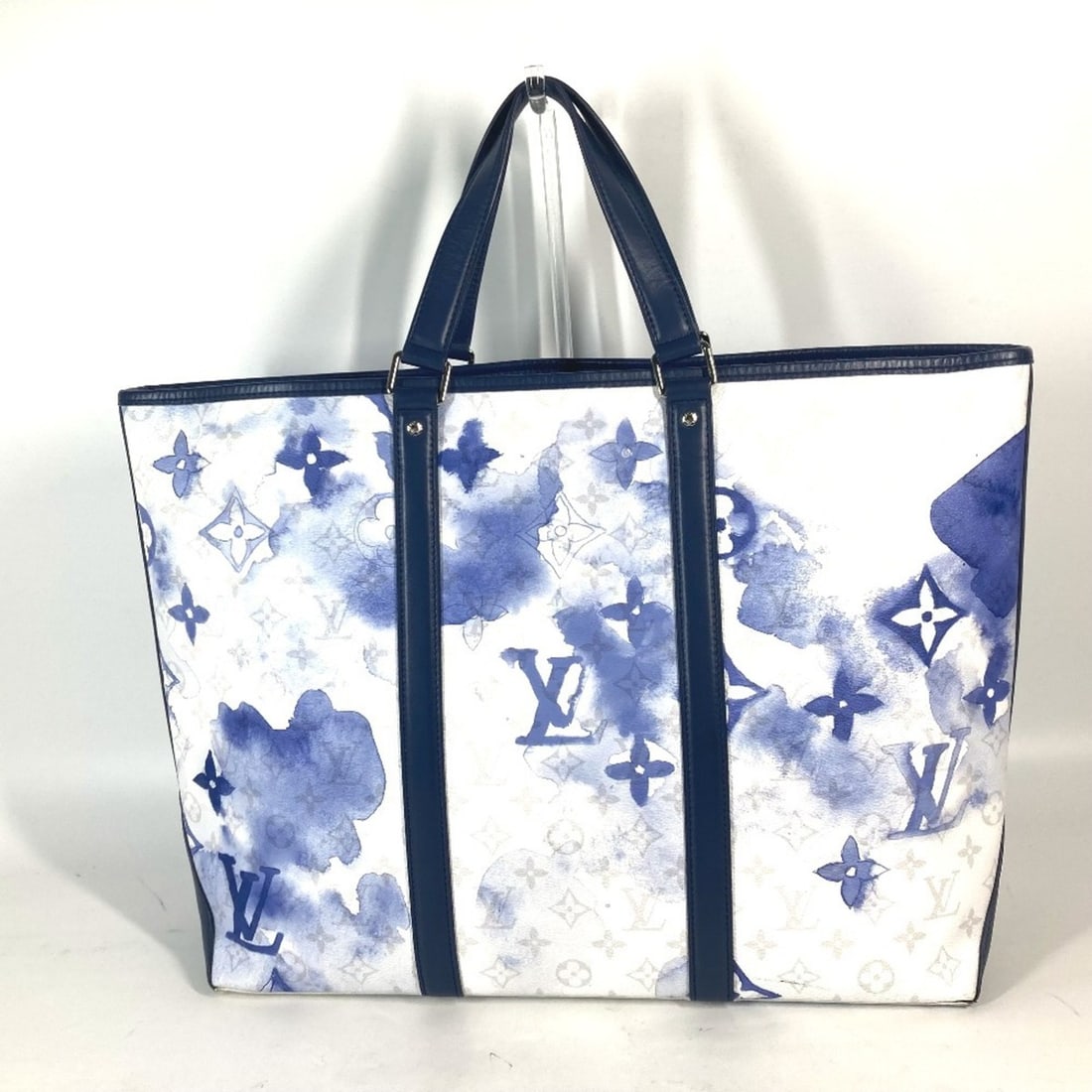 LOUIS VUITTON M45755 Monogram Weekend Tote GM Bag Shoulder Canvas Men's Blue OT-241004-1: --- Catalog ---Category: SizeSize (HxWxD): 33.5cm x 42cm x 15cm / 13.18'' x 16.53'' x 5.9''Category: DesignType: Shoulder bag, Tote bagColor: Blue, WhiteGender: Men,WomenMaterial: Monogram Category: G