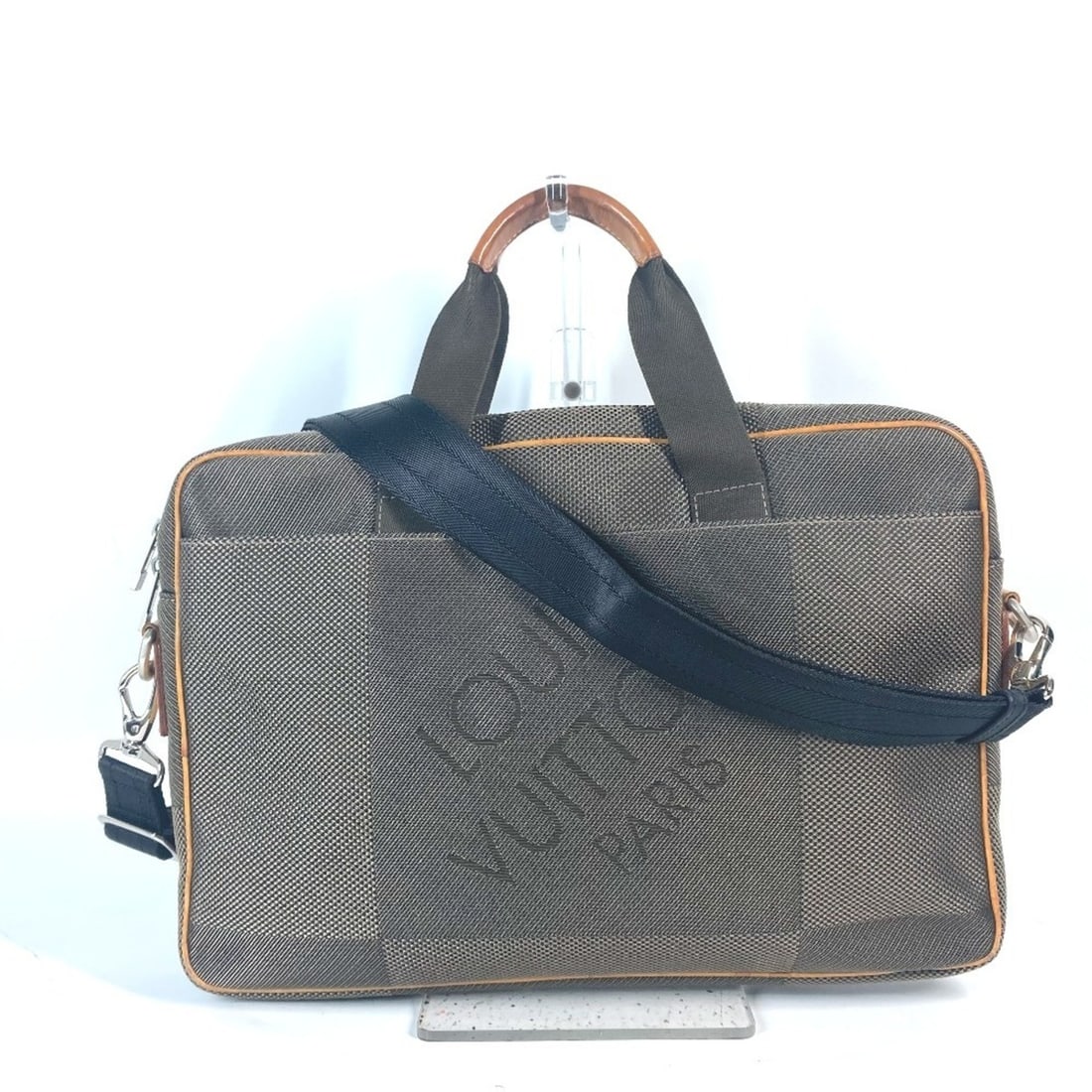 LOUIS VUITTON N58039 Damier Geant Associe PM Bag Tote Shoulder Handbag Canvas Men's Tail Khaki: --- Catalog ---Category: SizeSize (HxWxD): 25cm x 37cm x 5.5cm / 9.84'' x 14.56'' x 2.16''Category: DesignType: Handbag, Shoulder bag, Tote bagColor: Earth, KhakiGender: Men,WomenMaterial: Damier Gean