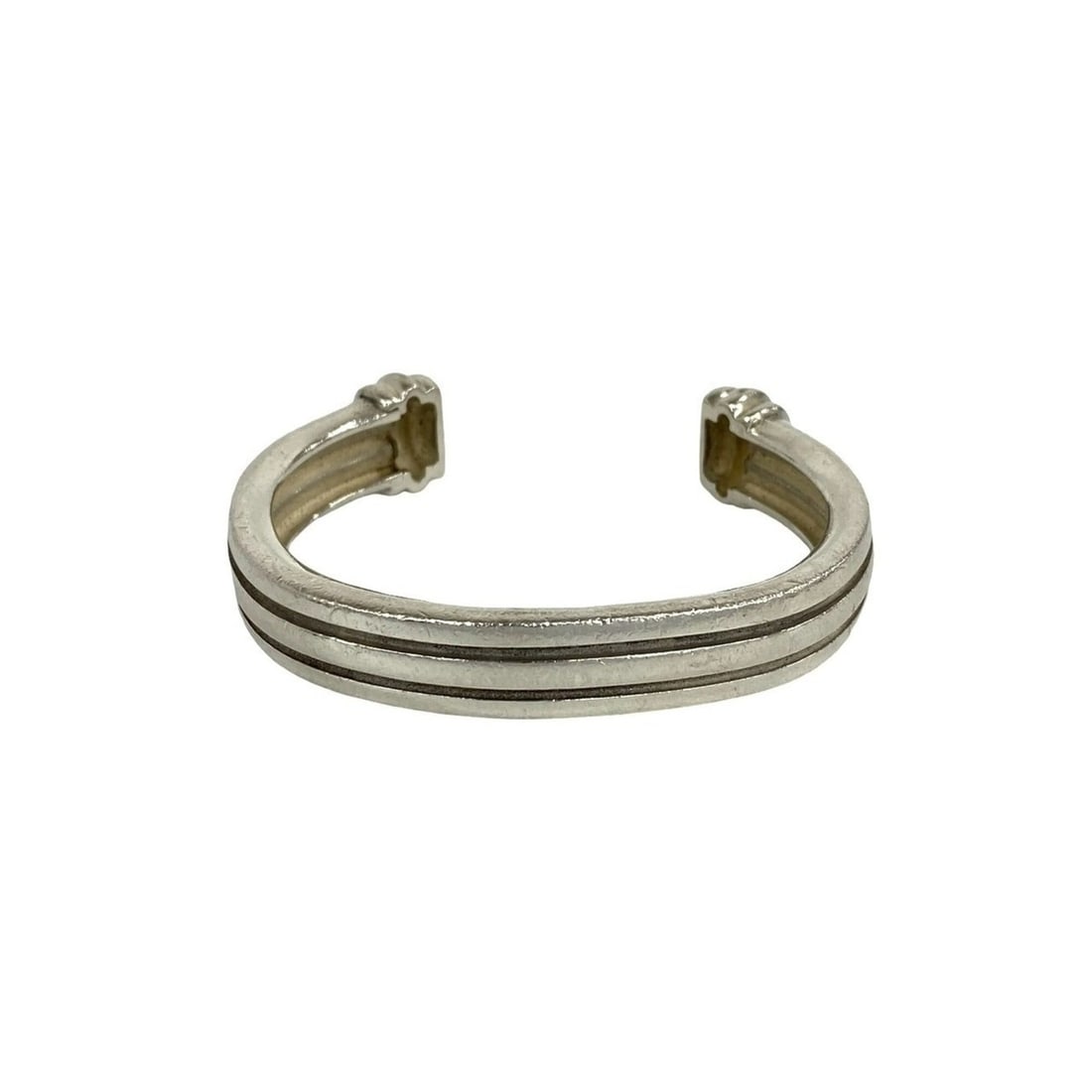 TIFFANY&Co. Tiffany Vintage Grooved Bangle Double Line Sterling Silver 925 Cuff Bracelet 26252: --- Catalog ---Category: SizeLength: 17.5cm / 6.88''Category: DesignType: BangleColor: SilverGender: WomenMaterial: Silver 925Category: GeneralBrand: Tiffany--- Item List ---Section: ConditionRanking: